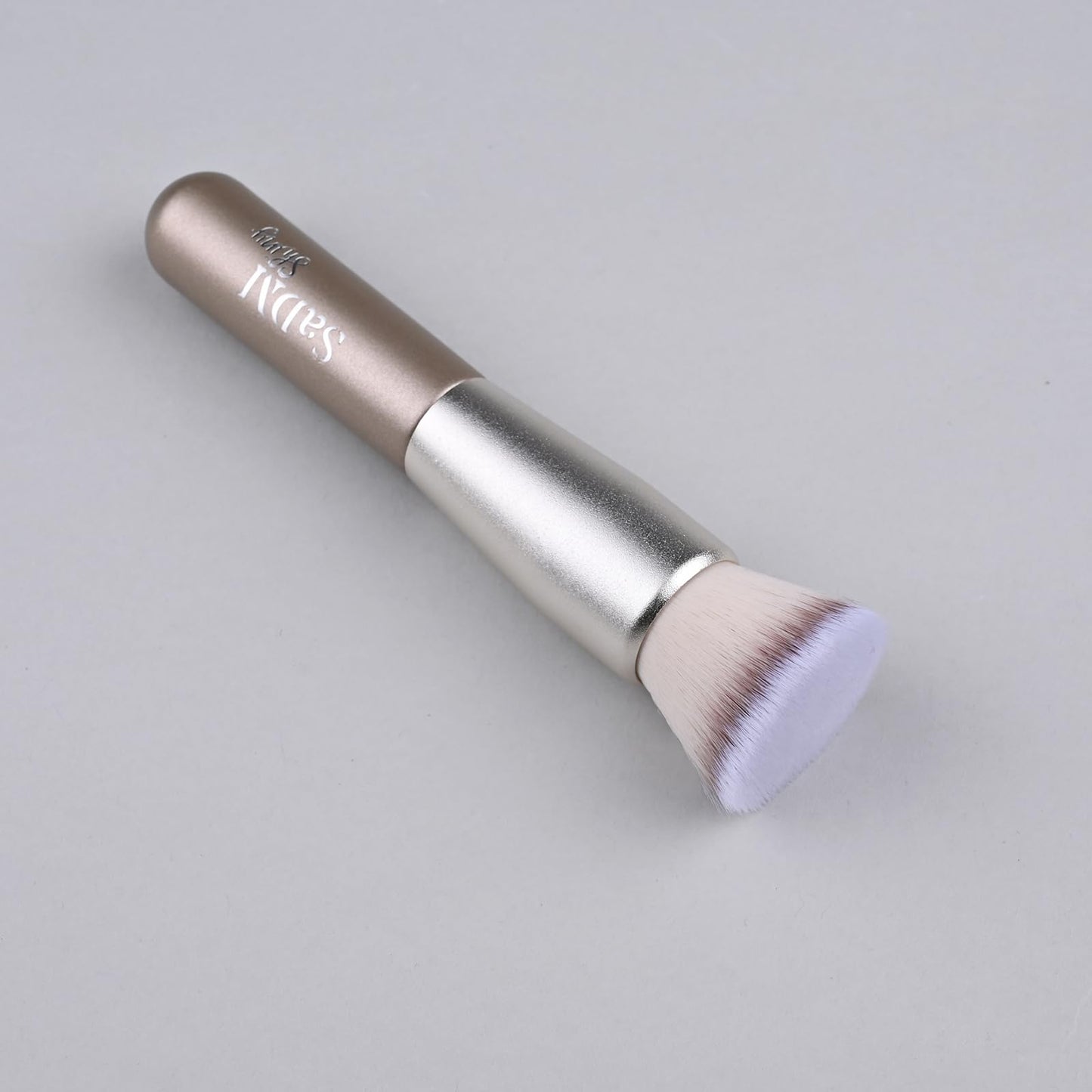 Kabuki Makeup Brush - Blender Brush for Powder, Cream, Liquid Foundation, Sunscreen, Blush Blending & Bronzer - Professional Make Up Brush - Full Face Makeup Brush - Vegan & Cruelty Free