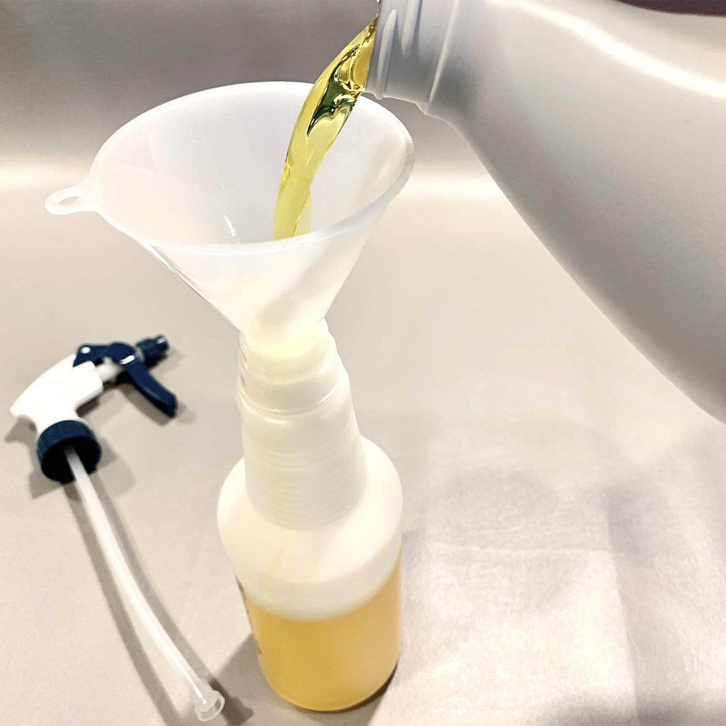 Bottiful Home - Threaded Plastic Funnels for 24 mm and 28 mm Bottles (2)