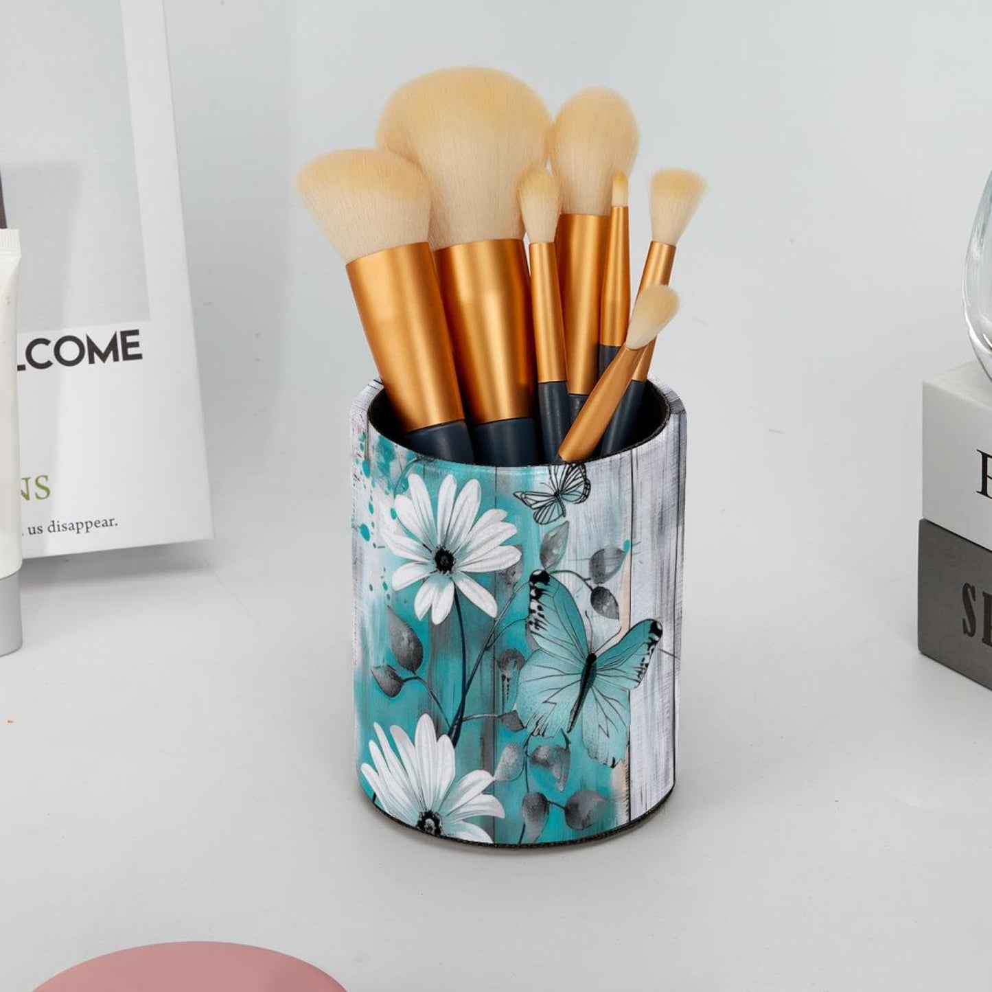 KikandKo Pencil Holder for Desk, Daisy Butterfly on Rustic Teal Plank Pen Cup Makeup Brush Holder, Leather Desktop Organizer Storage Case Stationery for School Home Office Supplies