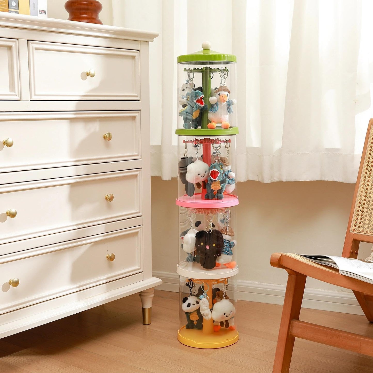 Rotating Clear Display Case for 5.9-6.7 Plush Dolls, Collectible Toy, Action Figures, Transparent Dust-Proof Protective Storage Box with Cover, Stackable, Green