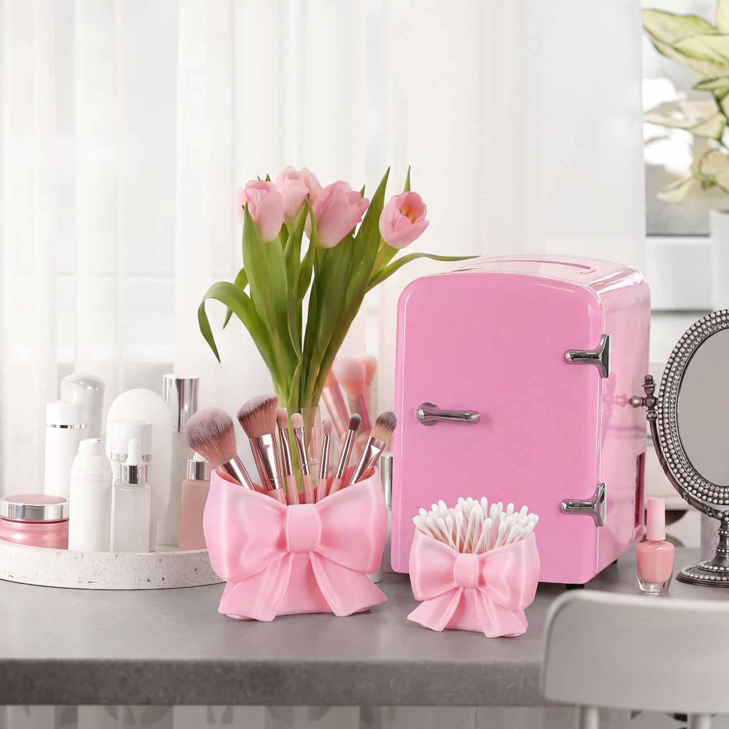 Hushee 2 Pcs Coquette Pink Bow Makeup Holder Cute Bow Toothbrush Holder Preppy desk accessories Set for School Office Desk Bedroom Gift for Girls
