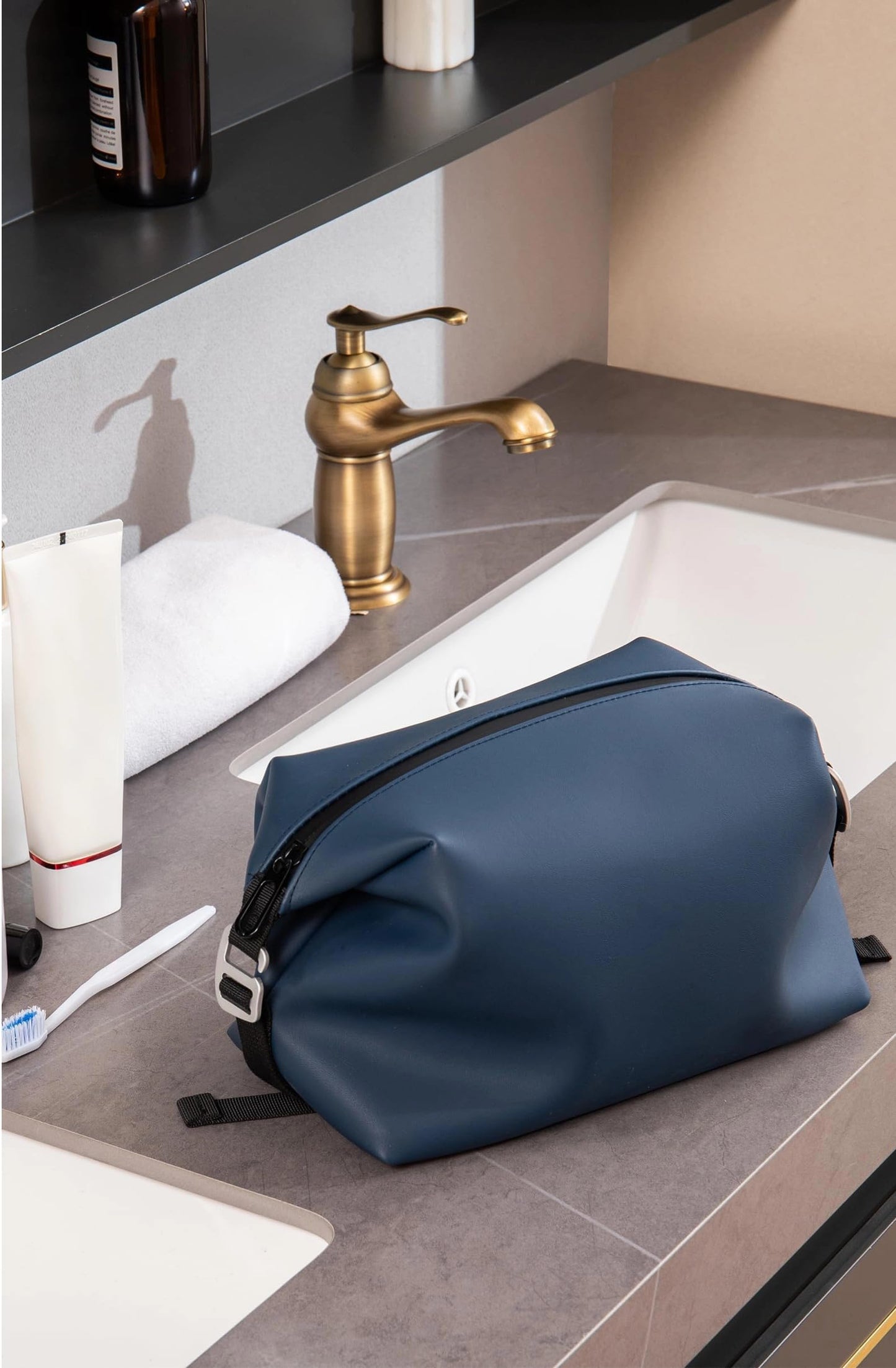 Onbagway 6"x 11" 6L Large Silicone Toiletry Bag,Waterproof Leakproof Foldable Travel Organizer,Dopp Kit Alternative for Men & Women,Navy Bule