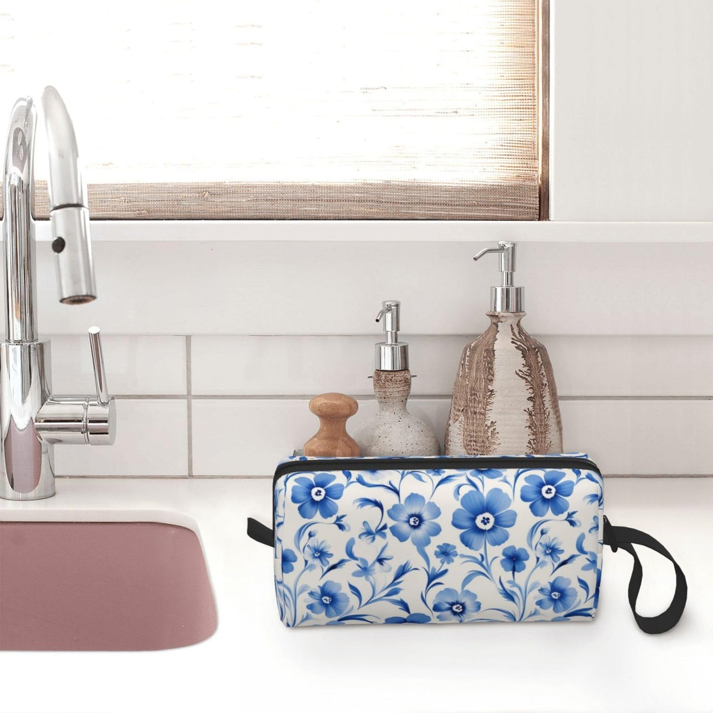 OLUSENMO Blue Elegant Flower Makeup Bag Small Compact & Durable Travel Cosmetic Bag Organizer Oxford Fabric Multi-Purpose Storage Perfect for Travel, Gym, Daily Use
