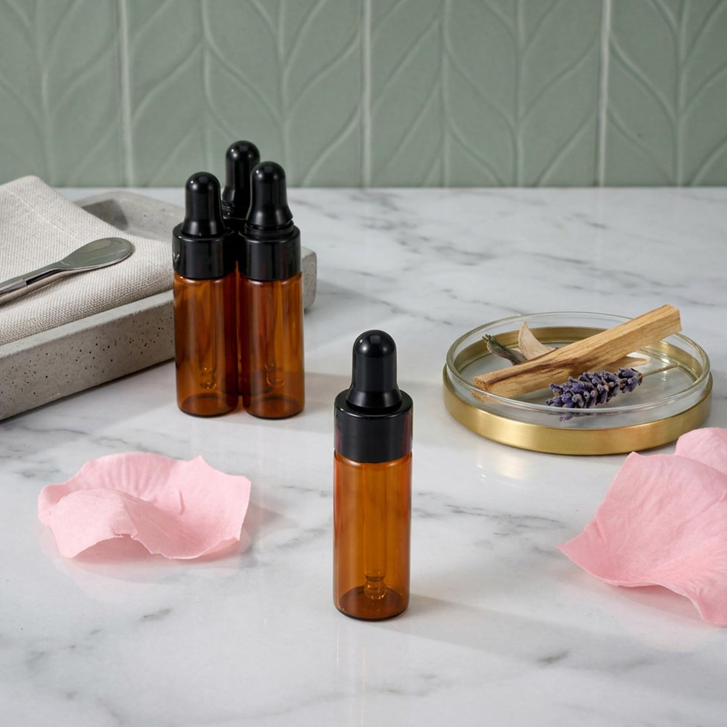 100 PCS Mini Glass Dropping Bottles Bulk Essential Oil Dropper Bottles Amber Empty Sample Vials with Black Cap Tiny Storage Jars with Dropper for Perfumes Cosmetic Liquid Aromatherapy Lab (5 ml)