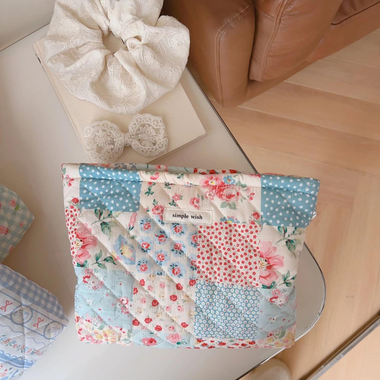 uekeboag Quilted Floral Cotton Makeup Pouch,Coquette Quilted Cosmetic Bag for Women and Girls, Aesthetic Organizer Bag, Flower Cute Travel Toiletry Bags(Checker Red Flower)