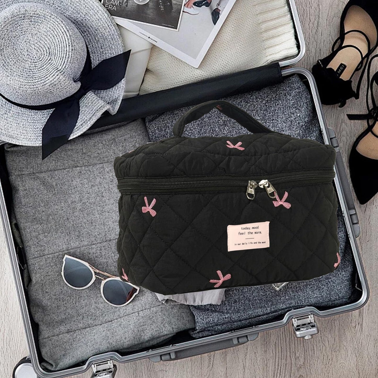 AMULOKRU Large Makeup Bag, Cute Cosmetic Bags for Women, Floral Quilted Makeup Bag, Coquette Aesthetic Toiletry Bag,Travel Makeup Organizer Bags-Black