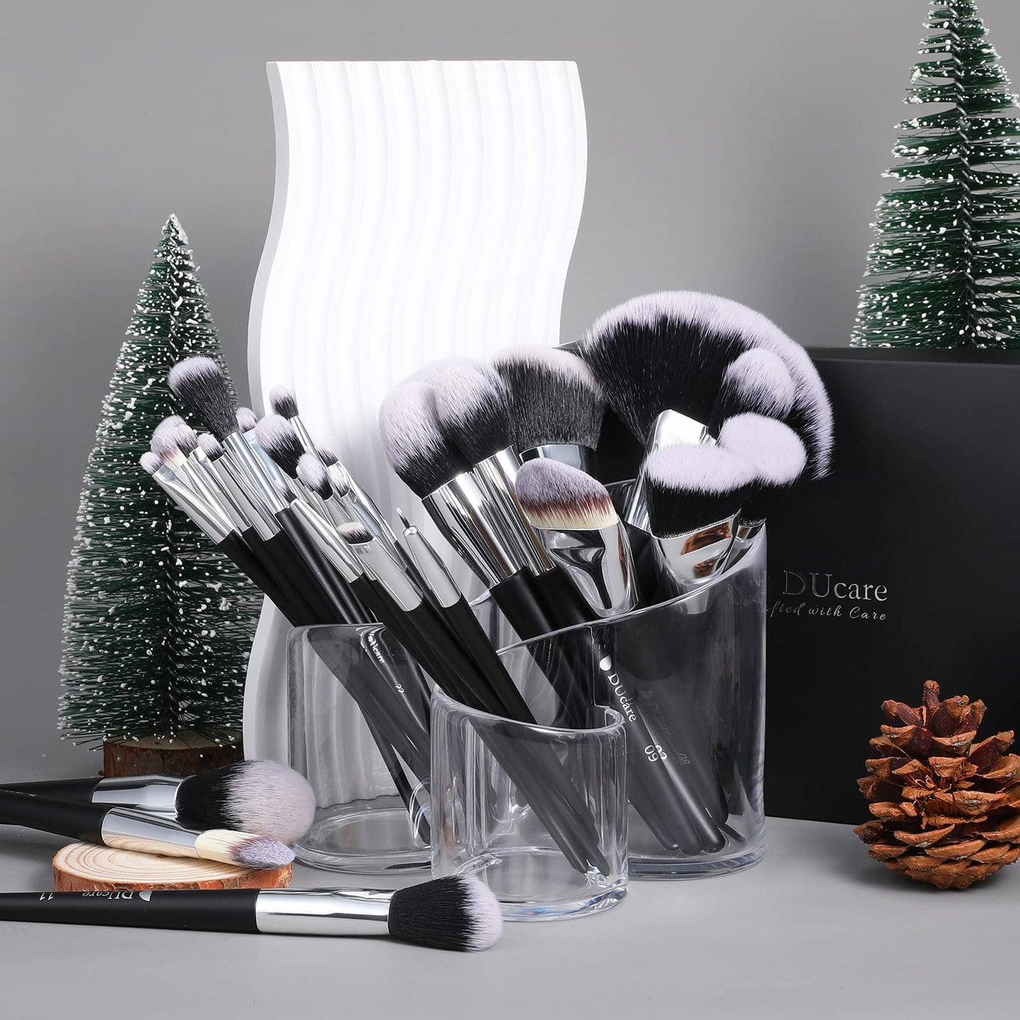 DUcare 32Pcs PRO Grade Makeup Brushes Set Premium Ultra-soft Synthetic Foundation Contour Powder Blush Concealer Eyeshadow Classic Black Professional Make up Brushes