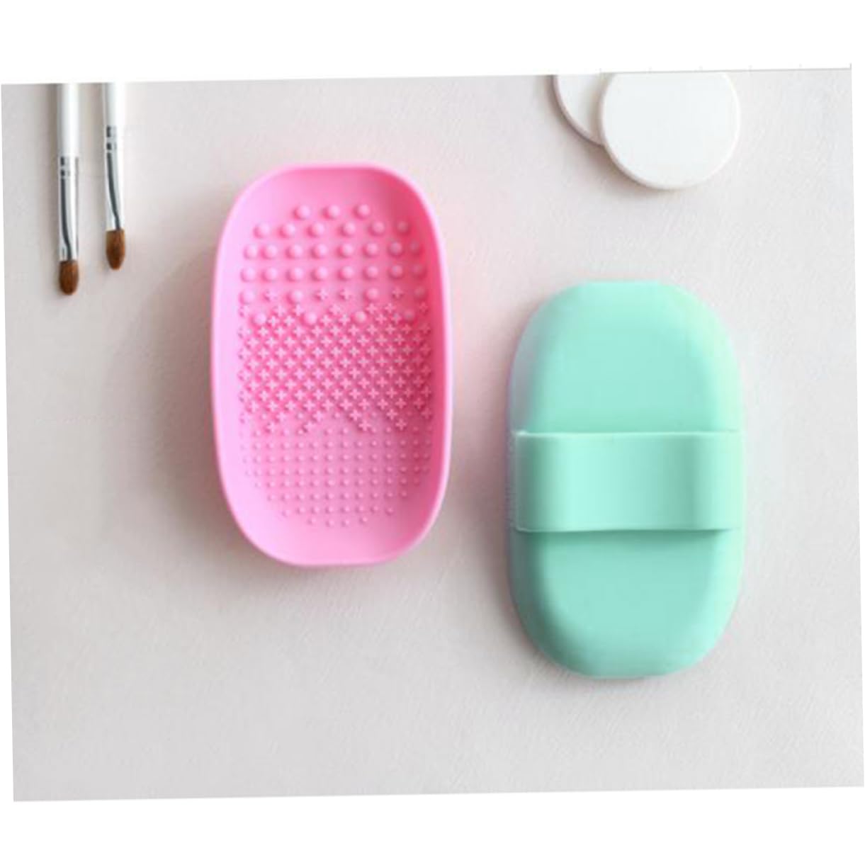 DEARMAMY Silicone Makeup Brush Cleaning Pad Brush Cleaning Plate for Women Handheld Scrubber Board for Easy Washing Water-Fillable Compact Storage 5.98 X 3.54 X 1.18 in