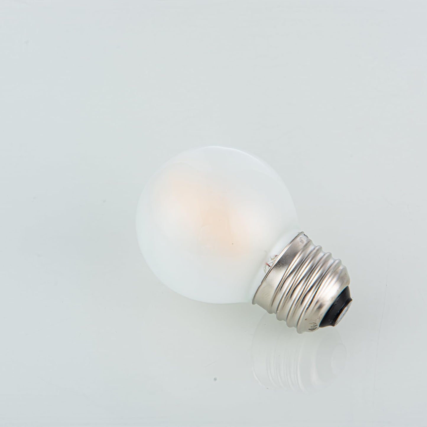 Sunaiony Frosted Globe Light Bulbs 40 Watt Equivalent, E26 LED Bulb 4W Dimmable Warm White 2700K, G16.5 Edison Light for Vanity, Pendant - 6 Pack