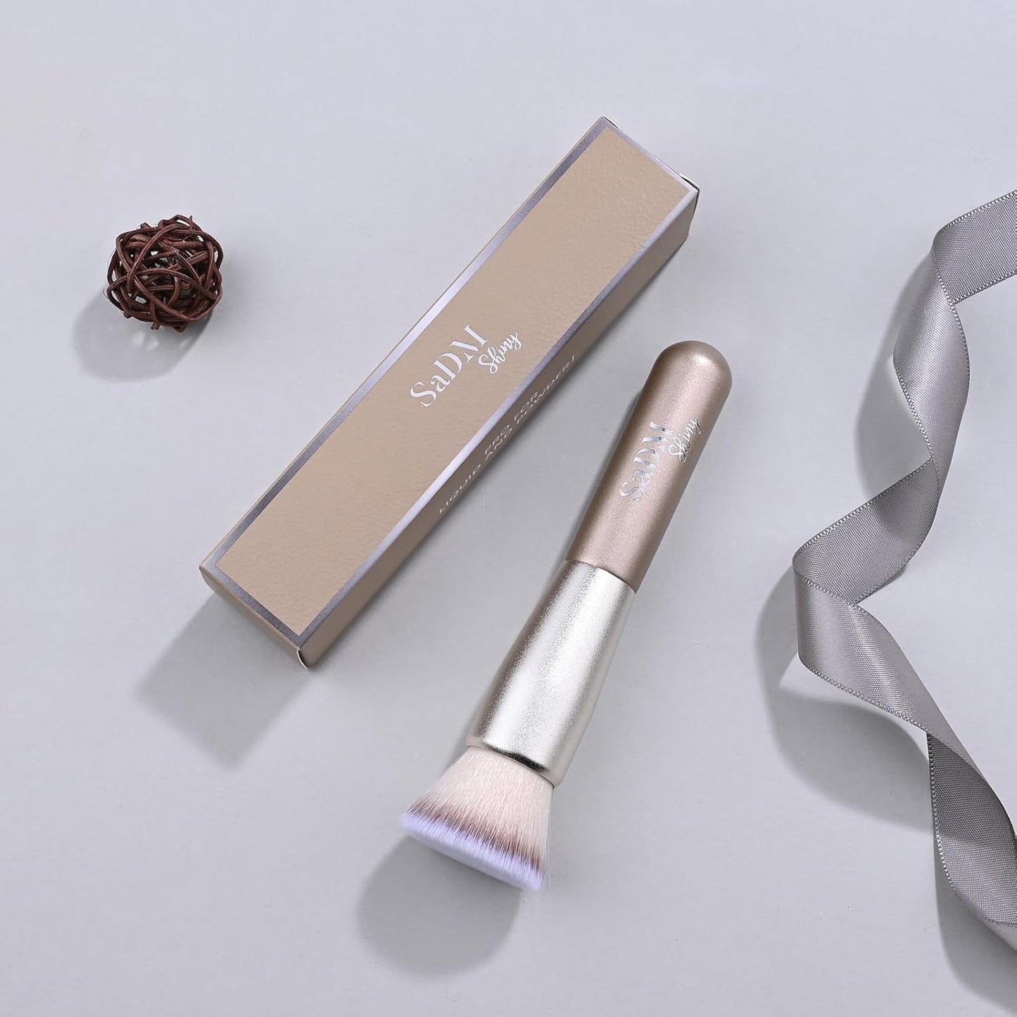 Kabuki Makeup Brush - Blender Brush for Powder, Cream, Liquid Foundation, Sunscreen, Blush Blending & Bronzer - Professional Make Up Brush - Full Face Makeup Brush - Vegan & Cruelty Free