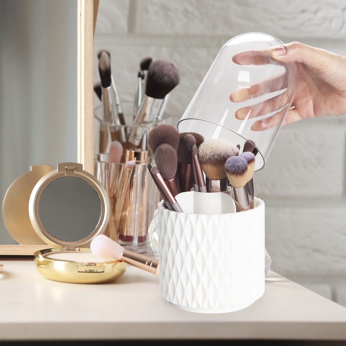 HSSPANFN Makeup Brush Holder Organizer with Lid -360° Rotating Dustproof Make Up Brushes Container with Clear Acrylic Cover, Spinning Cosmetics Holders Storage Cup with 5 Compartment