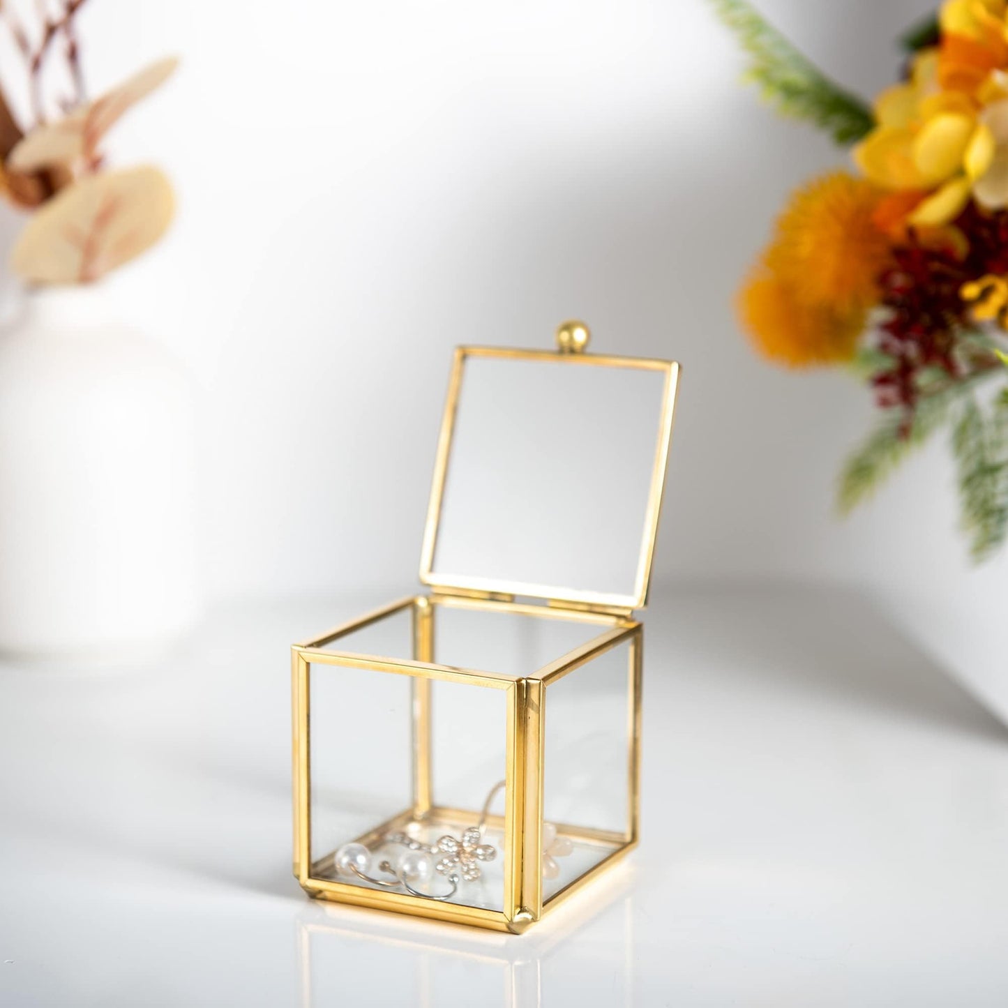 Feyarl Mini Glass Jewelry Trinket Box Ornate Small Ring Earring Display Box Treasure Chest Organizer Tiny Decorative Keepsake Case with Lid for Wedding Home Deco（2.16 x 2.16 x 2.16 Inch)