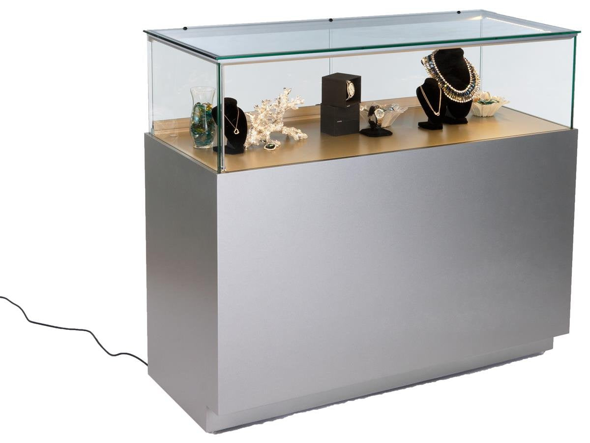 Displays2go Glass Merchandise Counter, Laminated MDF, Tempered Glass – Silver (GTLEDQ4SLV)