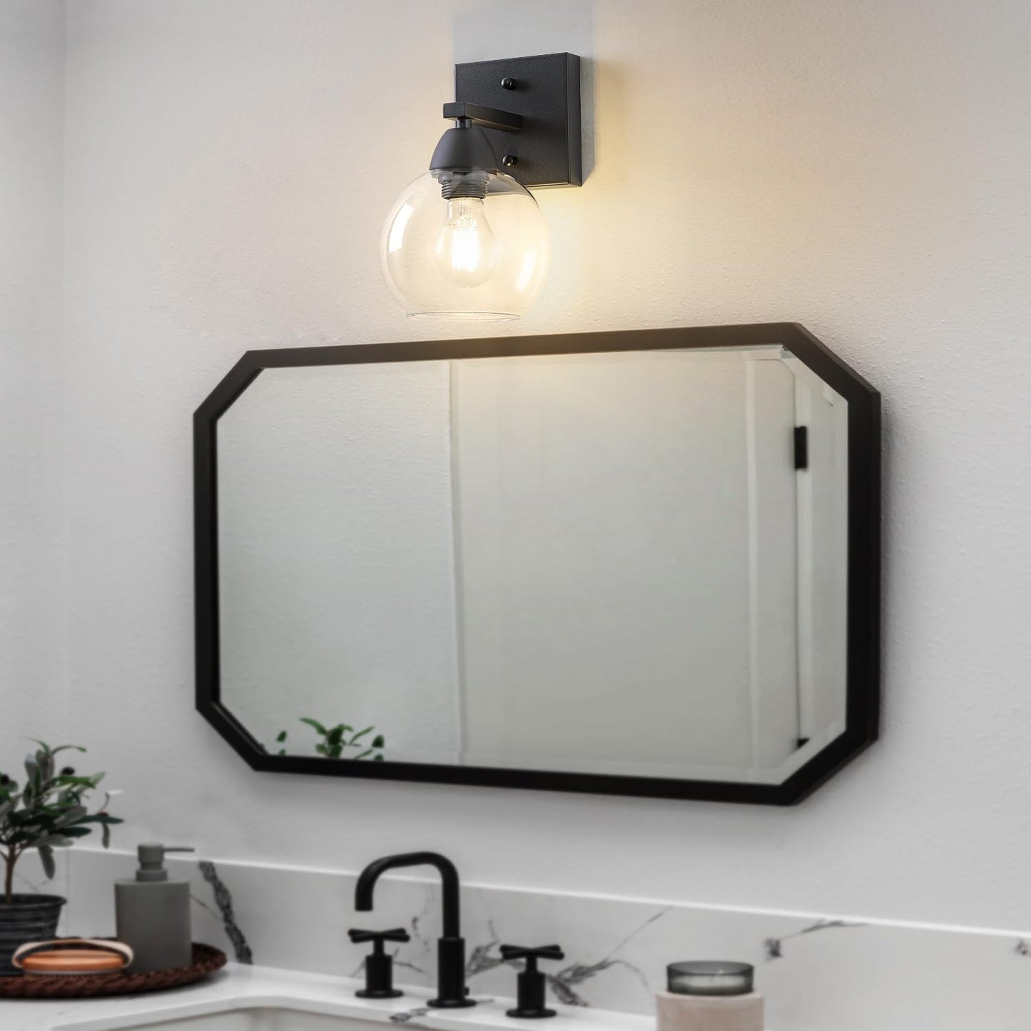 Ruibutrade Bathroom Light Fixtures, 1-Light Matte Black Vanity Light with Hand-Blown Globe Glass Shade, High Clarity & Durable, Wall Sconce for Mirror, Kitchen, Bedroom, Hallway