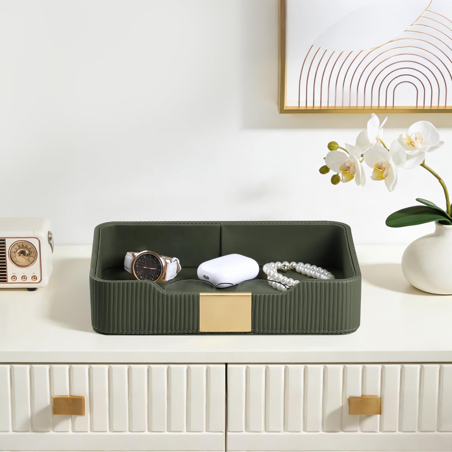 Cretkhp Valet Tray Desktop Storage Organizer, PU Leather Catchall Bedside Vanity Tray with Brass Accents Block Nightstand Organizer for Keys Watch Wallet Phone, Decorative Nightstand Storage (Green)