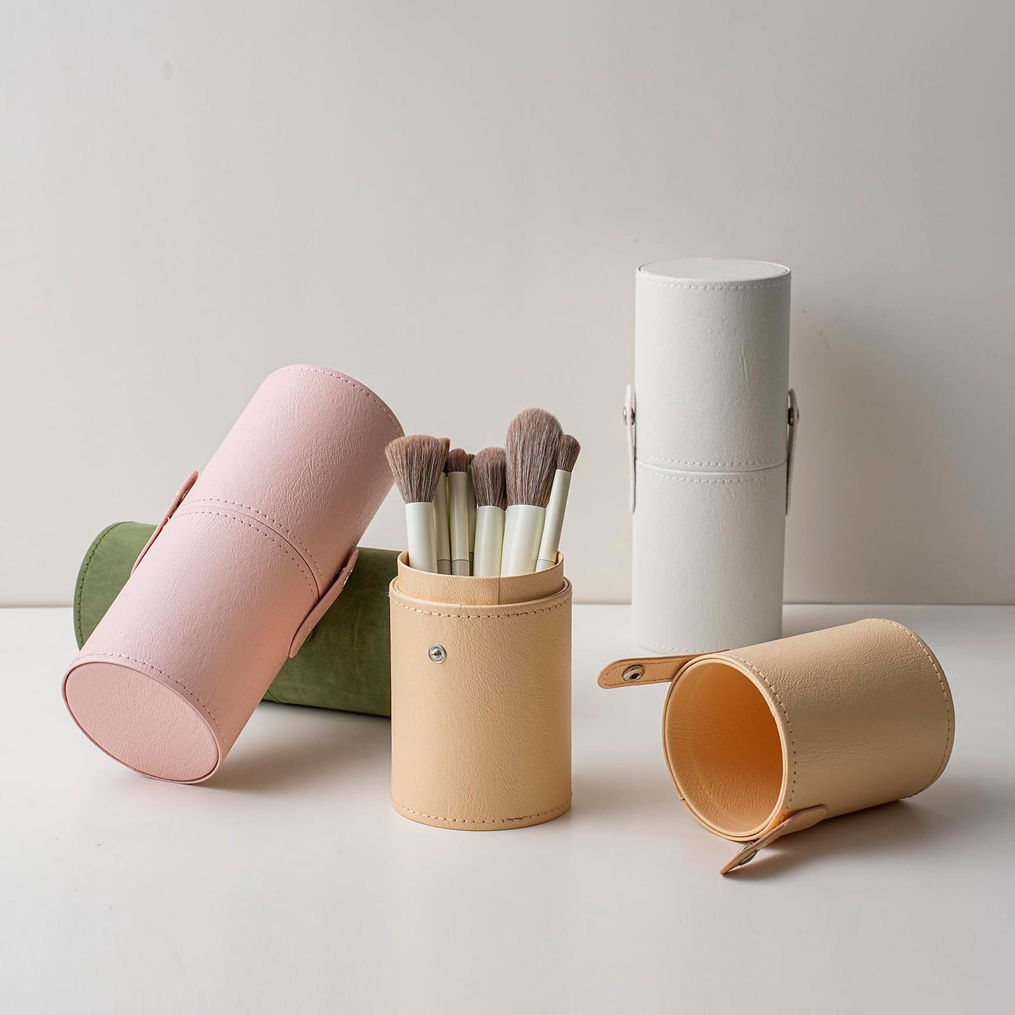 RSRSLEII Portable Makeup Brush Holder, Waterproof PU Leather Travel Makeup Brush Case Bag Cup, Brush Storage Dustproof Bag (04Beige)