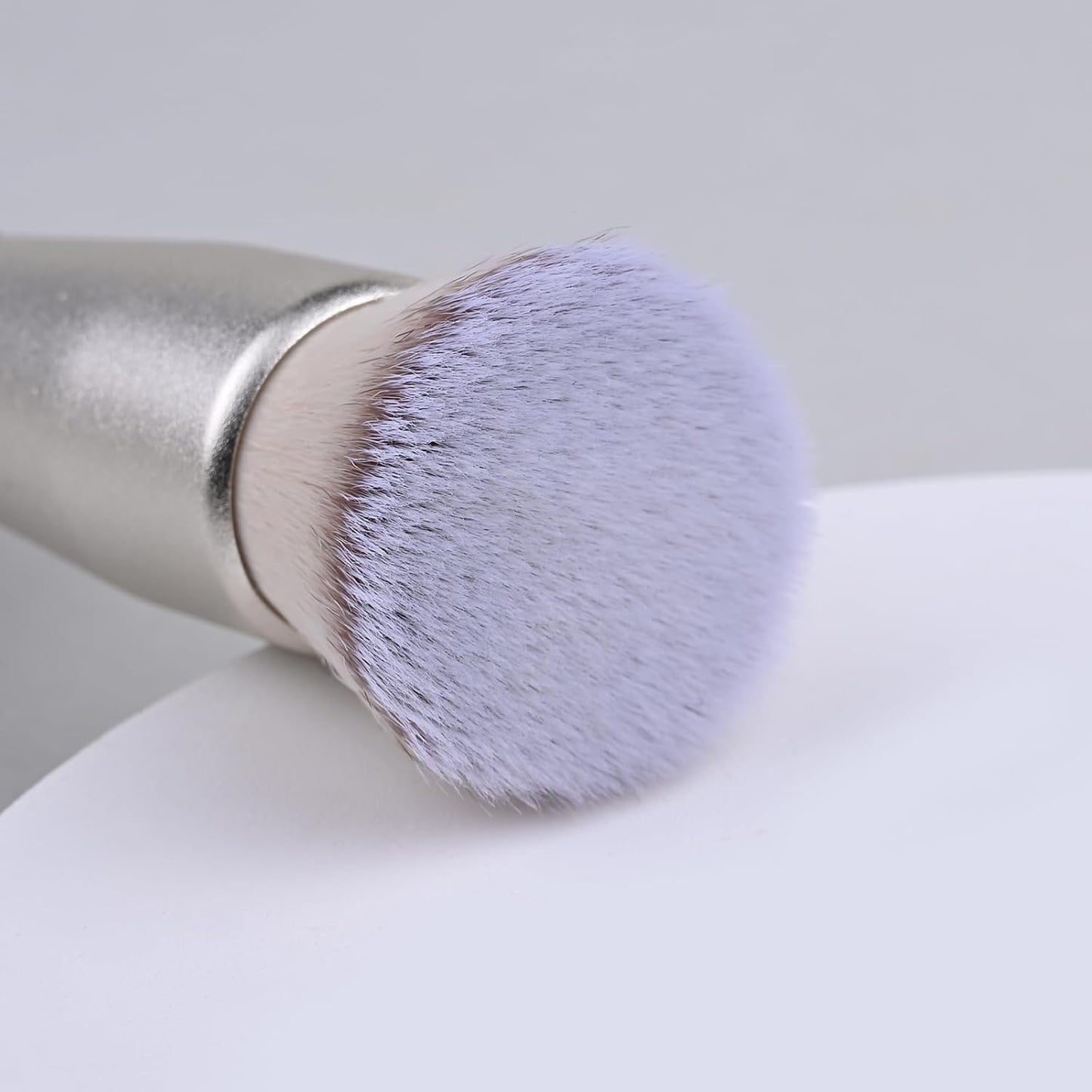 Kabuki Makeup Brush - Blender Brush for Powder, Cream, Liquid Foundation, Sunscreen, Blush Blending & Bronzer - Professional Make Up Brush - Full Face Makeup Brush - Vegan & Cruelty Free