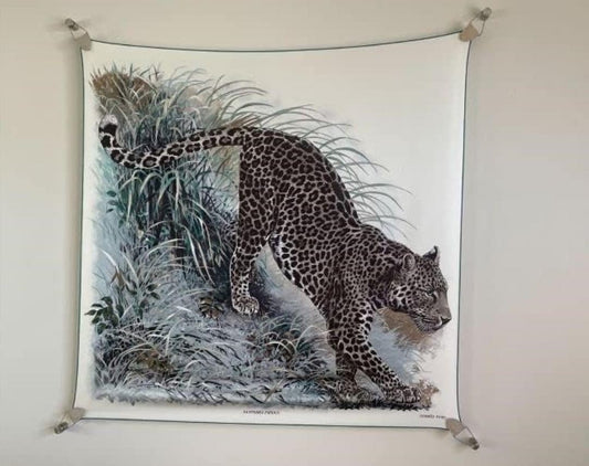 FramelessArtworks Scarf and Artwork Hanging System Deluxe Leather Edition