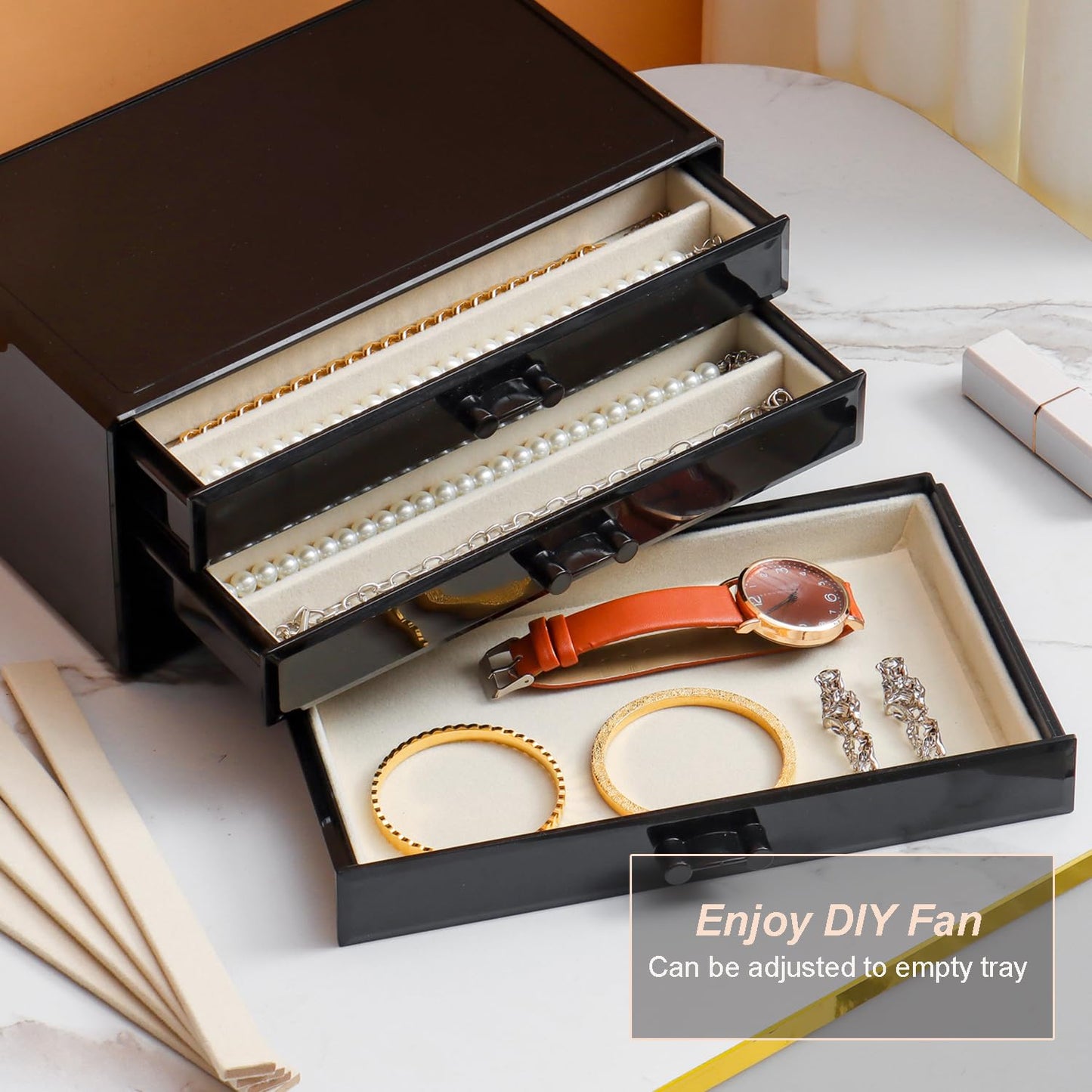 YUFONG Necklace Holder Organizer, Dustproof Necklace Box Velvet Necklace Organizer Box with Lid Clear Acrylic Dustproof Stackable Jewelry Displays for Necklaces Chain Display (Black Beige, 5 Drawer)