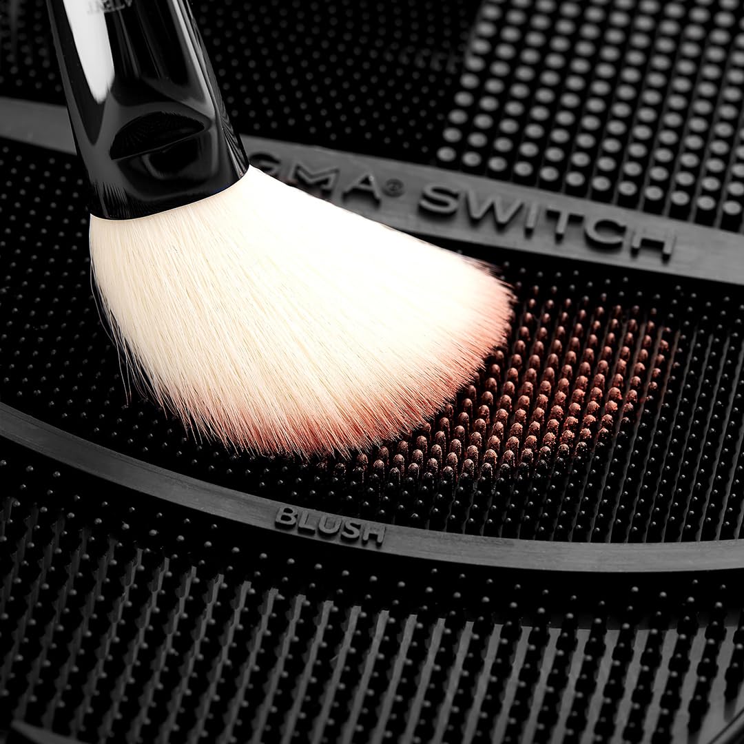Sigma Switch by Sigma Beauty – Silicone Makeup Brush Cleaner for Switching Shades and Pigments, Switch Cleaning Mat for Superior Makeup Brush Cleaning Mid-Application (Full Size)