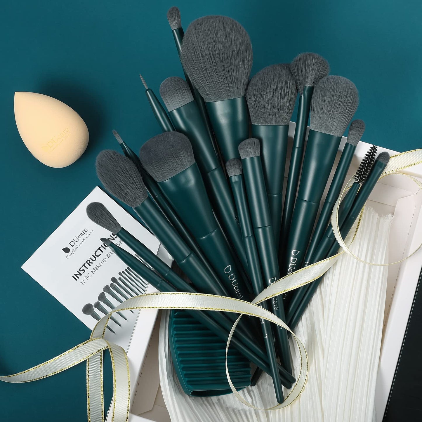 DUcare Makeup Gift Set 19 Pcs,17pcs Makeup Brushes Set 1pc Cleaning Mat 1pc Makeup Sponge Make up Brushes for Foundation,Face Blending Powder, Contour, Bronzer,Highlight, Concealer, Eyeshadow