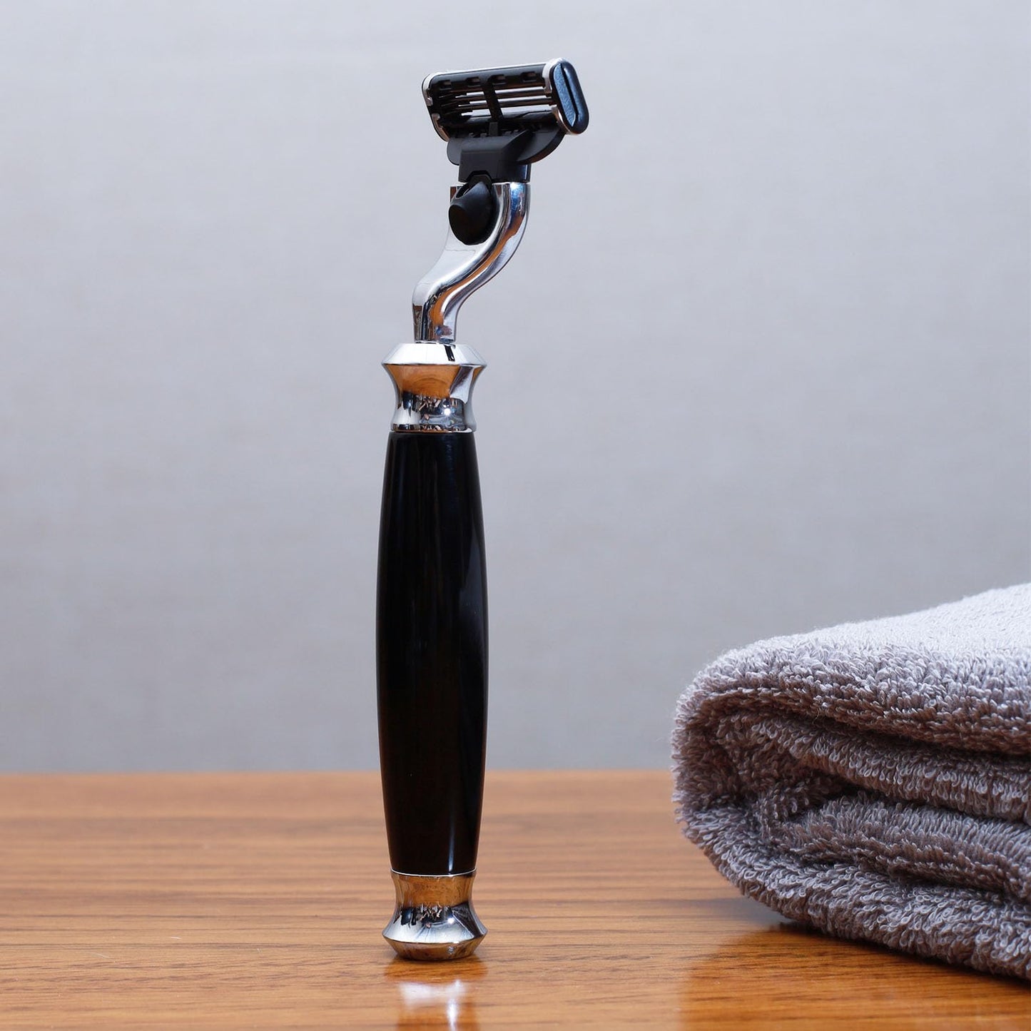 Magyfosia Men's Shaving Kit & Grooming Set,3-Layer Cartridge Shaving Razor,Badger Hair Shaving Brush,Stainless Steel Shaving Bowl and Stand Holder,Smooth,Precision,CLean Shaving Tools for Him