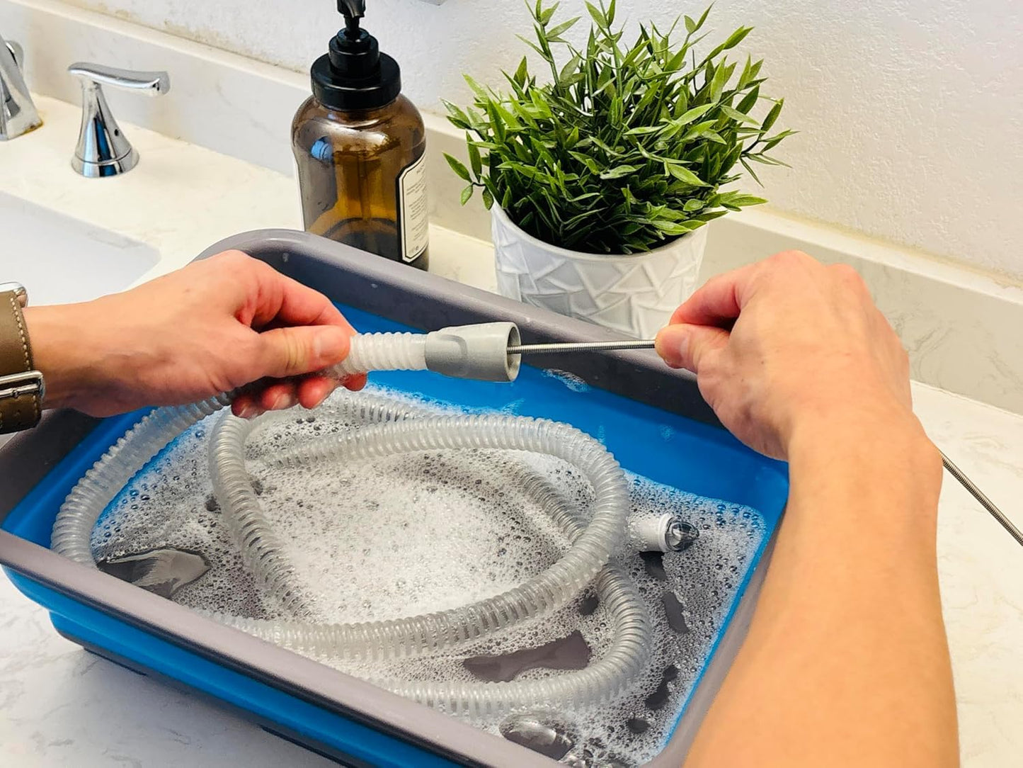 Drying Rack CPAP Cleaning Kit with Collapsible Wash Basin, Cleaning Brush & Drying Rack – CPAP Hose & Mask Cleaner Set – Grey | with Drying Rack