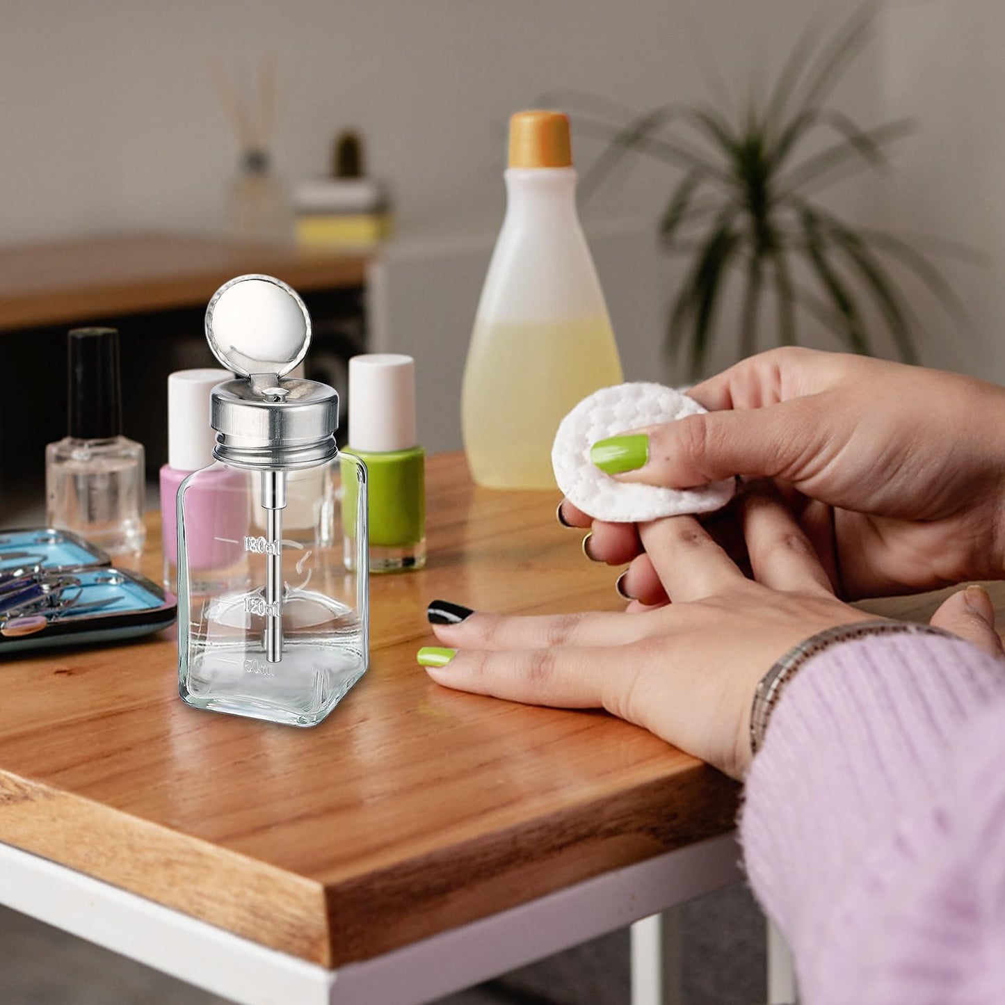 Noverlife 2PCS 6Oz / 180ml Clear Pump Dispenser Bottle, Square Glass Push Down Liquid Dispensers, Nail Polish Remover Hand Pumping Press Container with Flip Top Cap Refillable Push Down Pump Dispenser