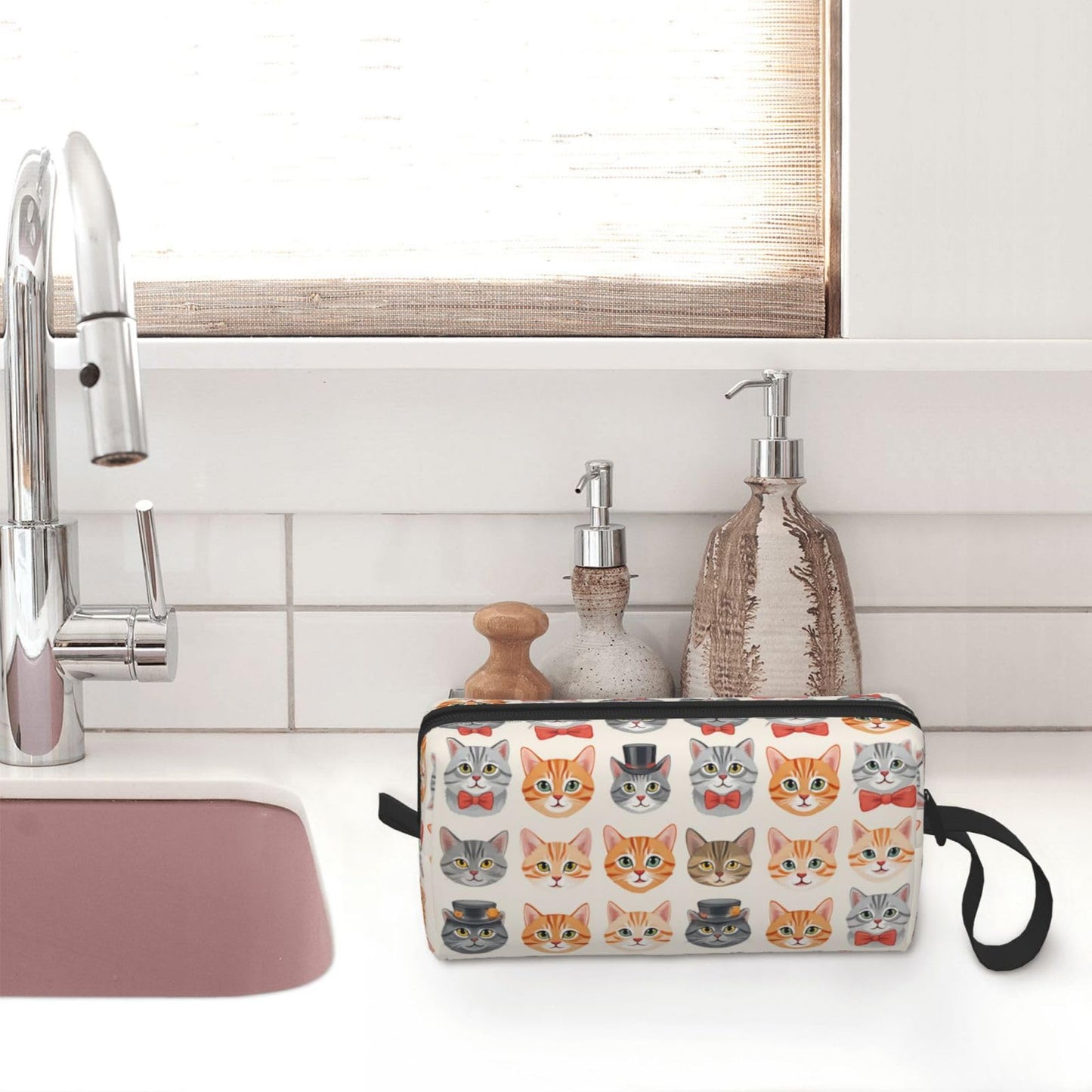 OLUSENMO Small Makeup Bag for Travel - Cute Cat Print Cosmetic Organizer with Zipper Closure Oxford Fabric Impact-Resistant Multi-Purpose Storage Perfect for Gym, Daily Use