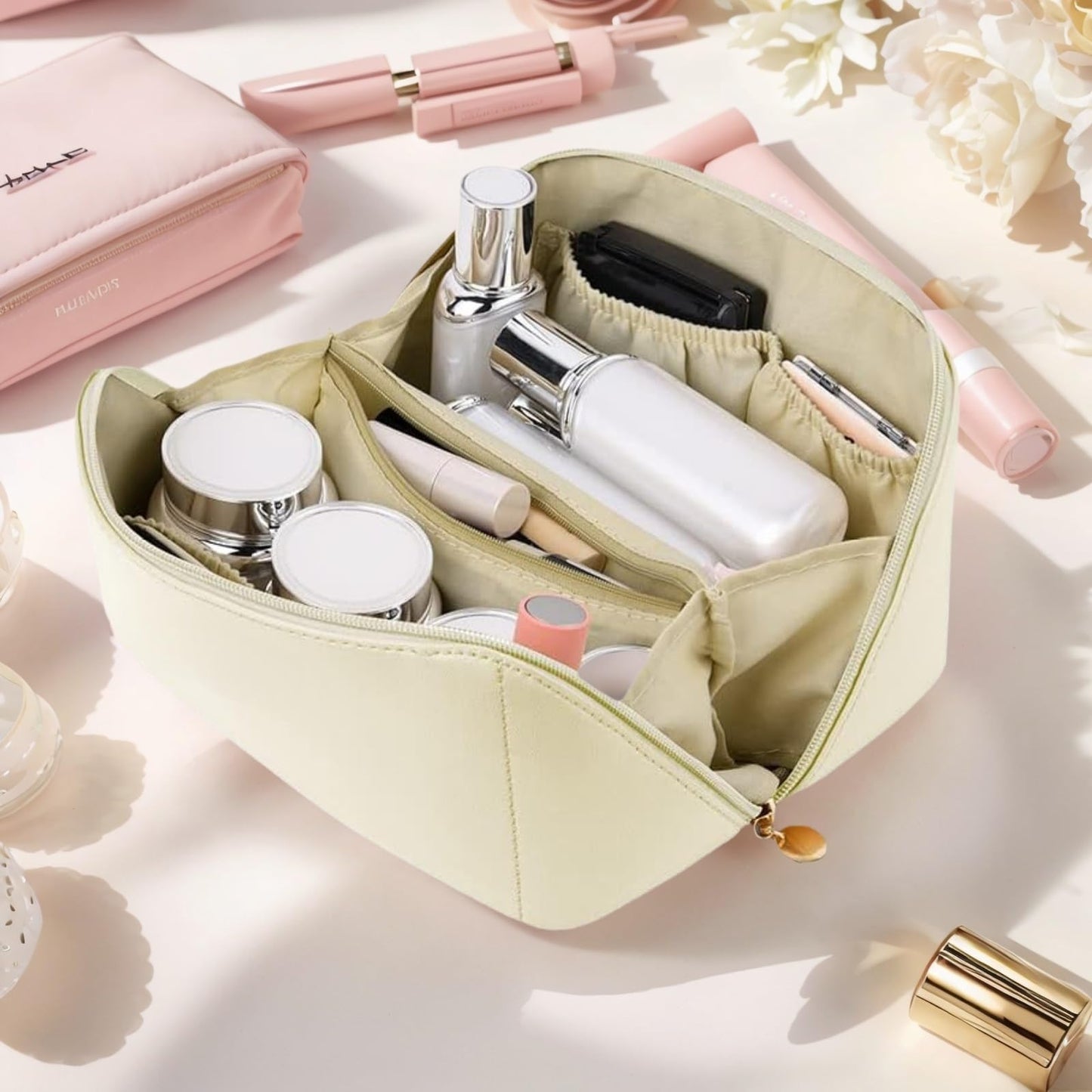 Large-capacity travel makeup bag, beautiful travel makeup bag with handle, large-capacity portable PU pillow makeup bag, suitable for family use or travel use, etc.