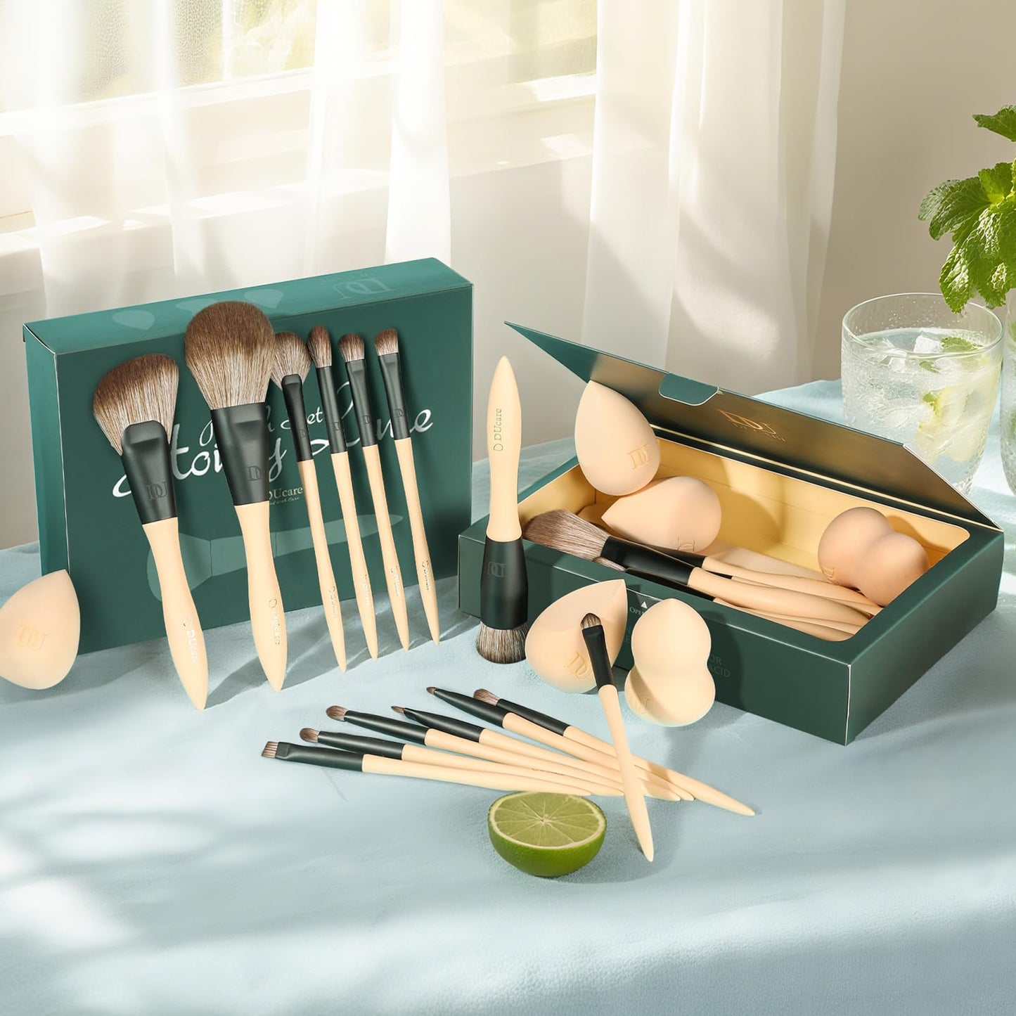 DUcare Makeup Gift Set 18PCS,with 14pcs Makeup Brushes Set 3Pcs Makeup Sponges 1PC Cosmetic Bag for Foundation Blending Powder Blush Concealers Eye Shadows