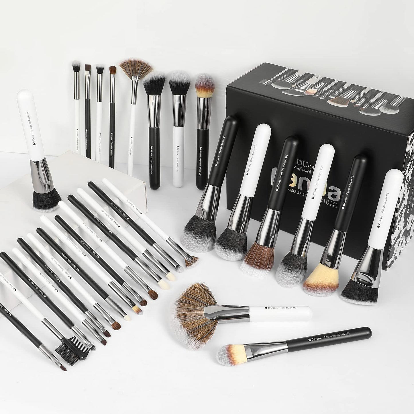 DUcare 31Pcs Pro Makeup Brushes Set with Organizer Dense Ultra Soft Bristle Luxury Make up Brushes for Foundation,Face Blending Powder, Contour, Bronzer,Highlight, Concealer, Eyeshadow