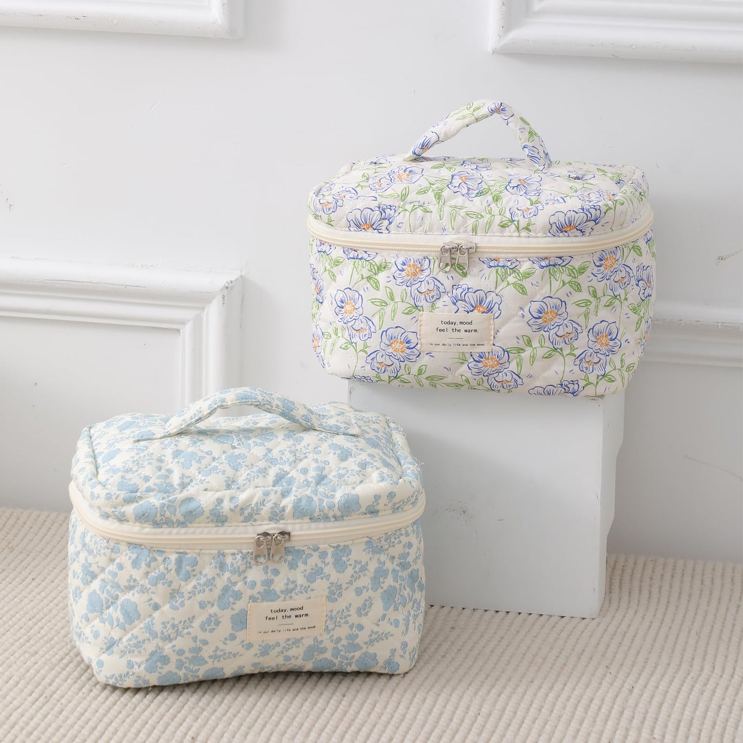 uekeboag Large Travel Quilted Makeup Bag for Women, Floral Cotton Cosmetic Bag, Coquette Aesthetic Floral Toiletry Organizer Bag(Navyblue-Flower