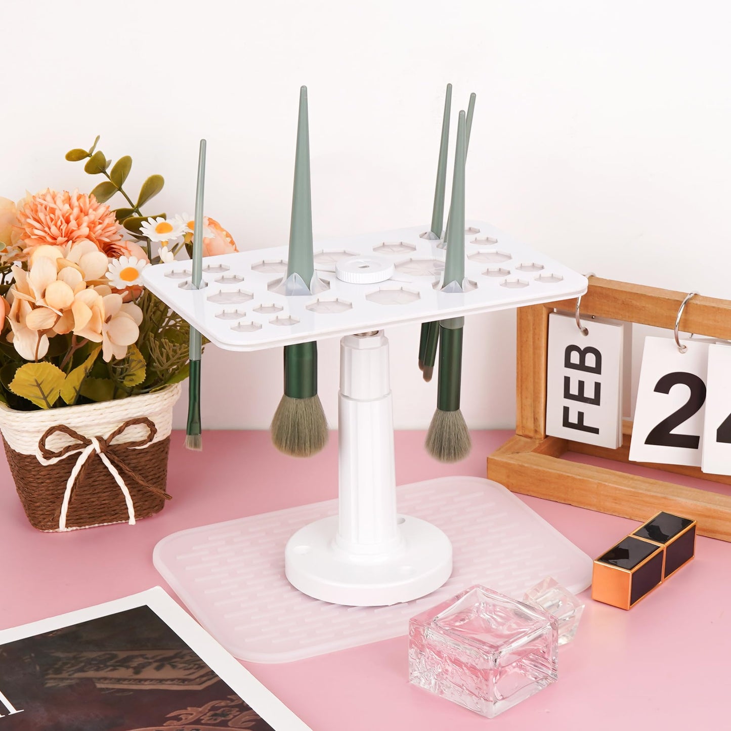 DODAMOUR Makeup Brushes Drying Rack with Silicone Mat, Adjustable Makeup Brush Holder, Makeup Brush Display Dryer Stand, 26 Holes Acrylic Brush Organizer Stand (White)