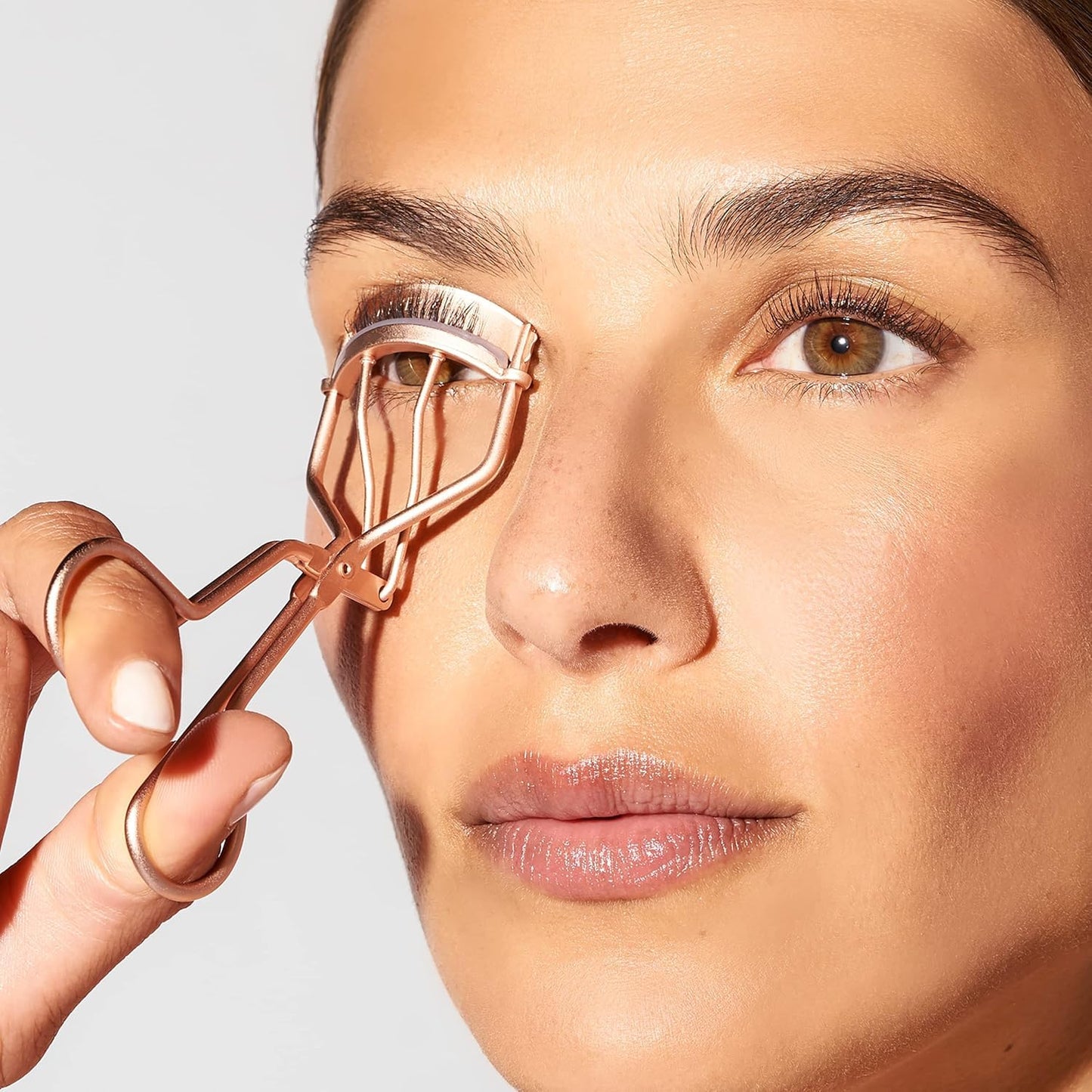 Tweezerman Eyelash Curler for All Eye Shapes with Refill Pads, Rose Gold