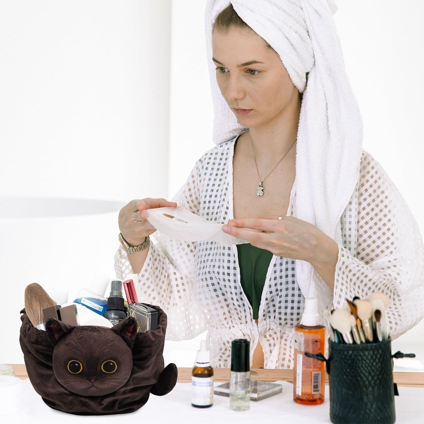Openhahaha 2-Pack(Black Cat and Grey Tabby Cat),Drawstring Makeup Bag,Cat Makeup Bag Cat Gift for Women, Lay Flat Makeup Bag Gifts for Cat Lovers