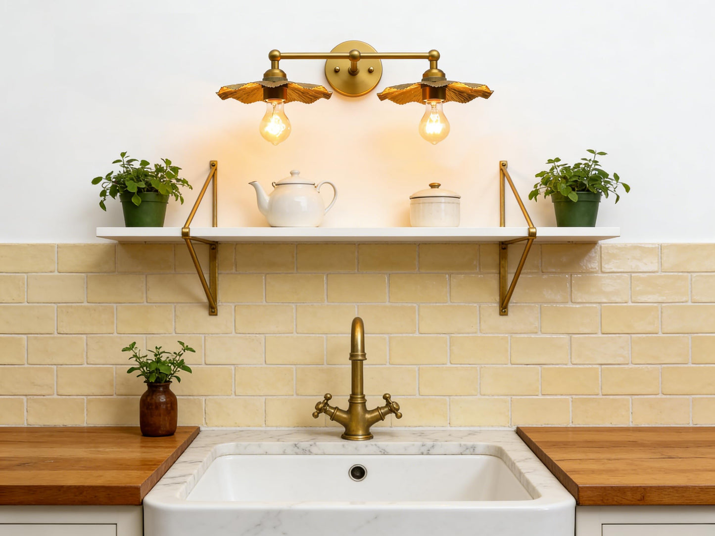JIMUBEAM 2-Lights Industrial Metal Wall Sconces, Antique Brass Flower Rippled Shade Wall Light Fixture for Bathroom Vanity, Bedroom, Dining Room, Living Room, Farmhouse, Stairs, Hallway