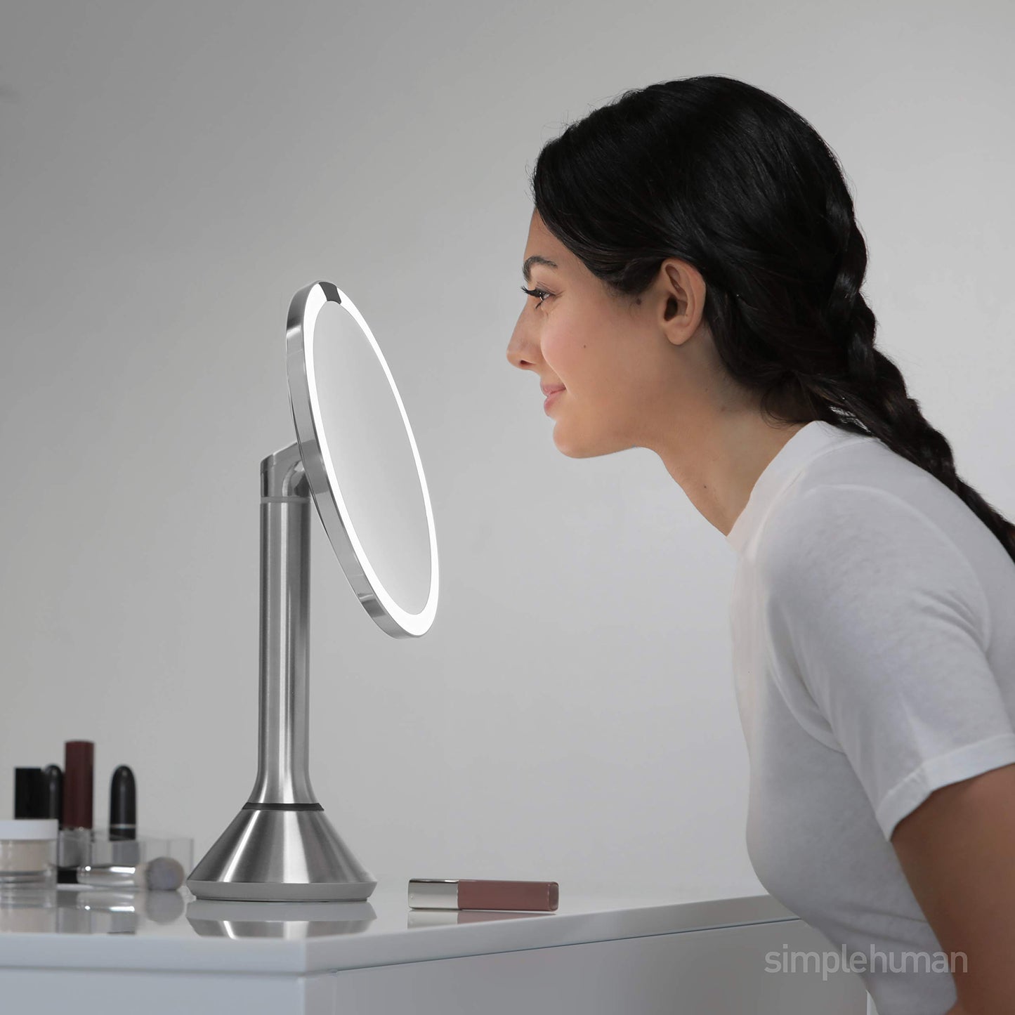 simplehuman Sensor Mirror, Lighted Makeup Mirror with Magnification (5X), 8" Round Magnifying Vanity Mirror with Lights, Cordless, Rose Gold Stainless Steel
