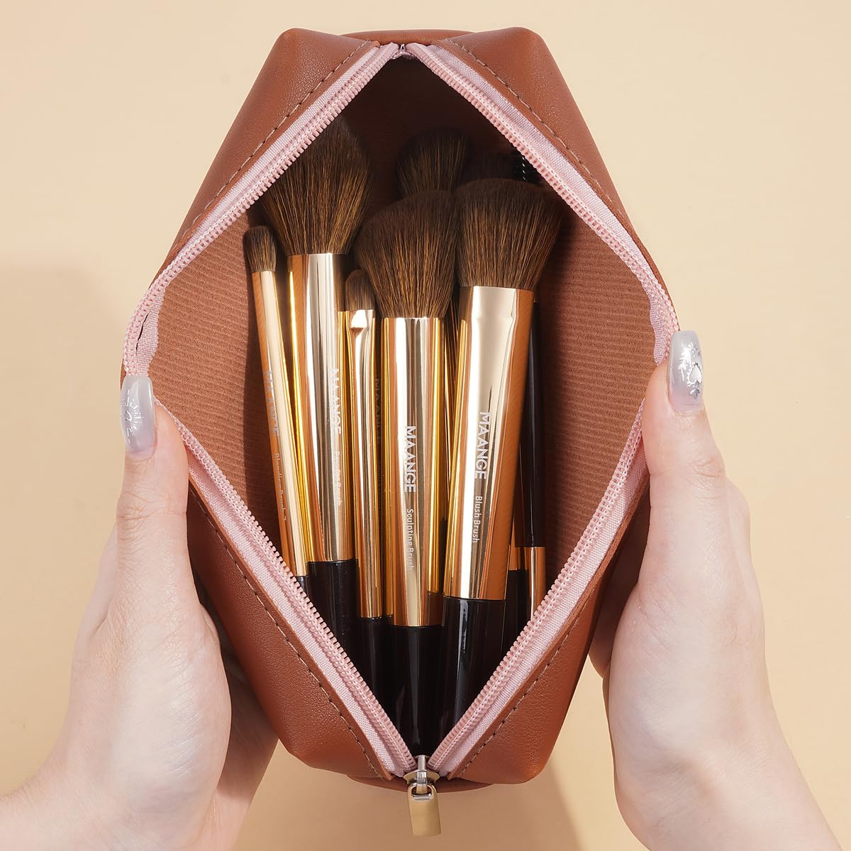 MAANGE 13 PCS Makeup Brushes Professional Make Up Brushes Premium Synthetic Powder Concealers Brushes Travel Makeup Brush Set with Case (Gold)
