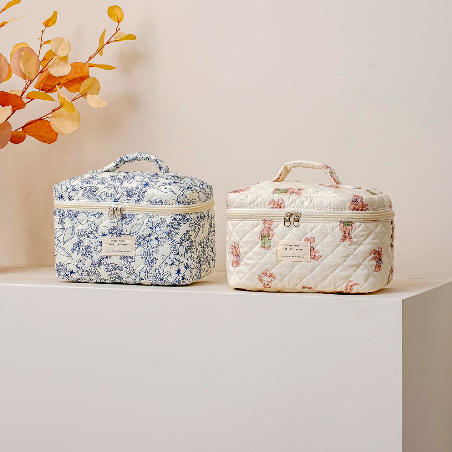 uekeboag Large Travel Quilted Makeup Bag for Women, Floral Cotton Cosmetic Bag, Coquette Aesthetic Floral Toiletry Organizer Bag(Navyblue-Flower