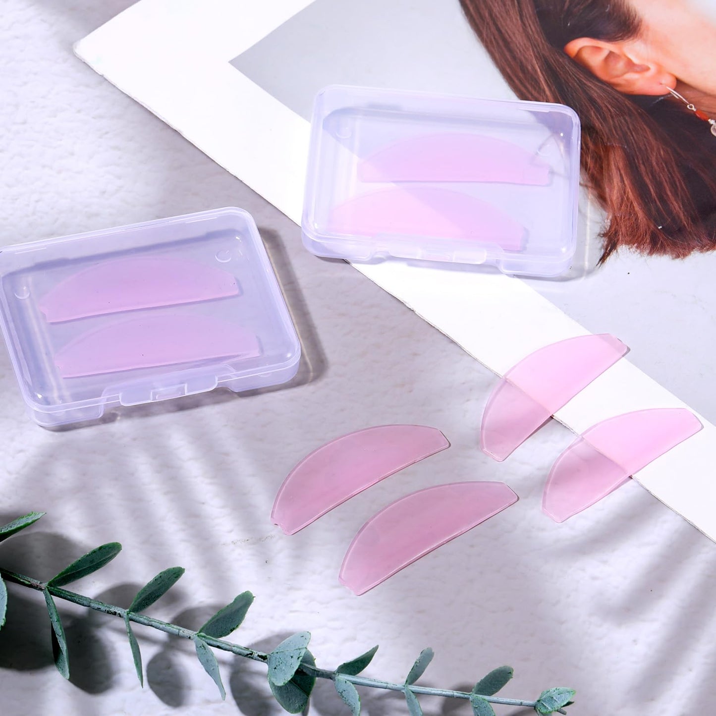 8Pcs Lash Lift Shields Flat, 1mm Thin Korean Lash Lift Pads for Eyelash Straightening and Lifting Super Sticky Glueless Reusable Silicone Lashes Rods for Eyelash Perm Lamination Salon Use(Rose)