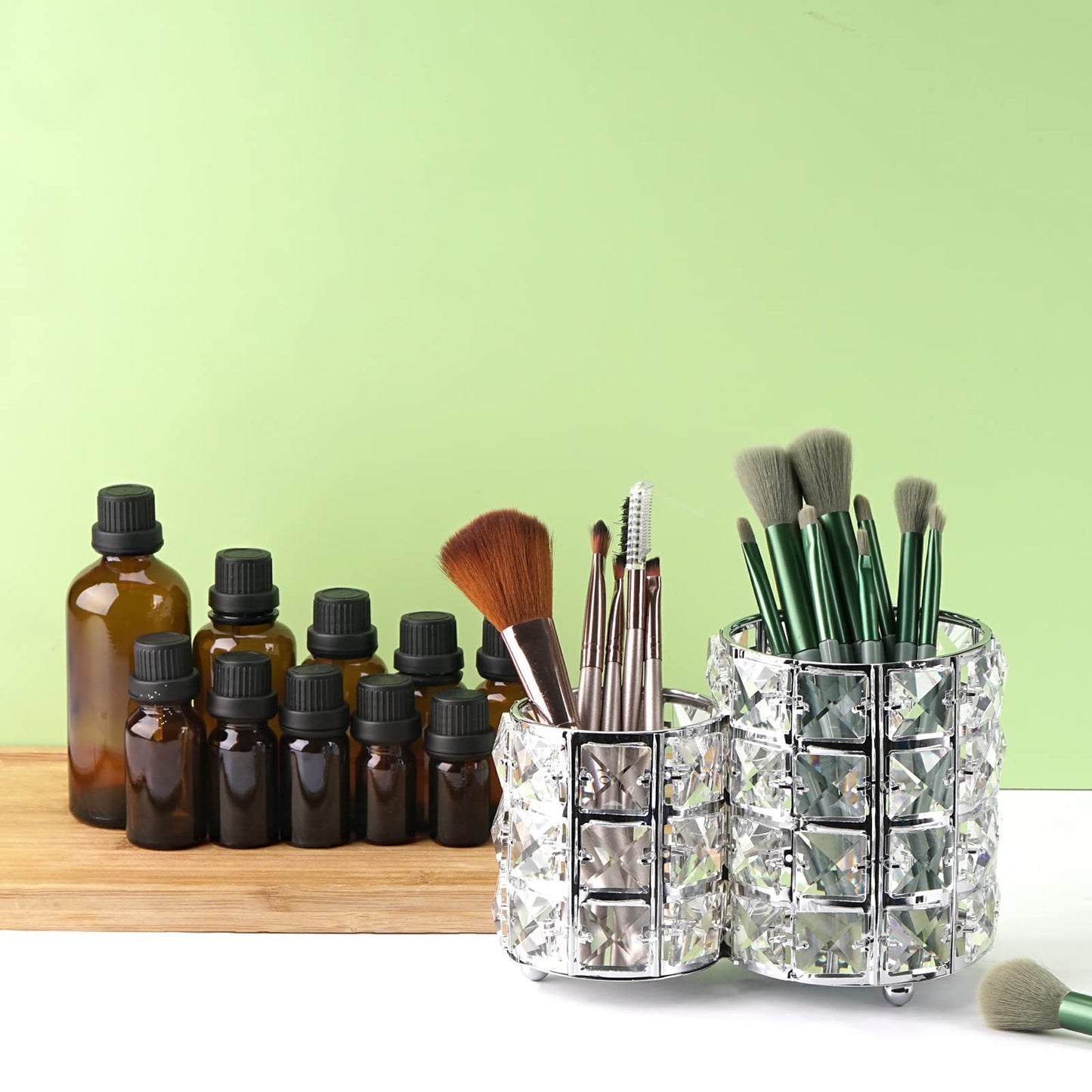 LUEXBOX Crystal Makeup Brush Holder Organizer, Cosmetic Makeup Brush Storage Container Cup for Table, Dresser, Bathroom, Bedroom Organization, One-Piece Circular Brush Organizer (silver)