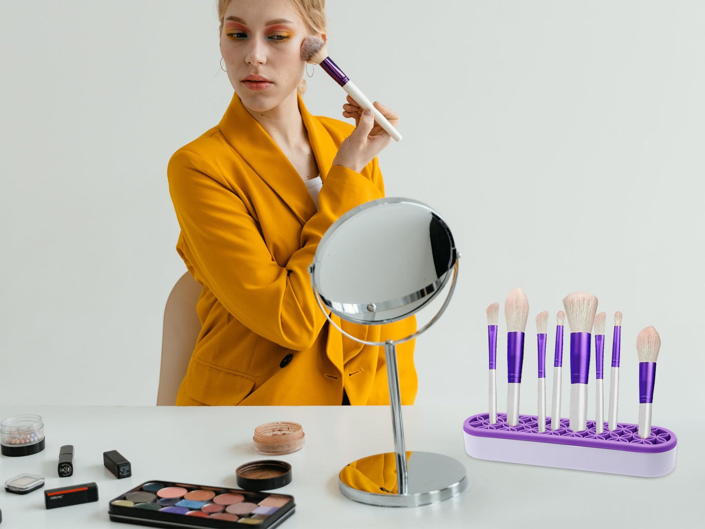 GDFYMI 2Pcs Silicone Makeup Brush Holders Green Purple Stand Makeup Brush Organizers Make Up Brushes Storage for Painting Pen Brushes Nail Clippers Drill Pens Ruler Sewing Craft Tools
