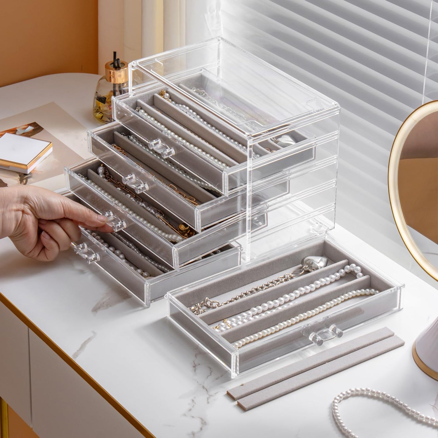 YUFONG Necklace Holder Organizer, Dustproof Necklace Box Velvet Necklace Organizer Box with Lid Clear Acrylic Dustproof Stackable Jewelry Displays for Necklaces Chain Display (Gray, 5 Drawer)