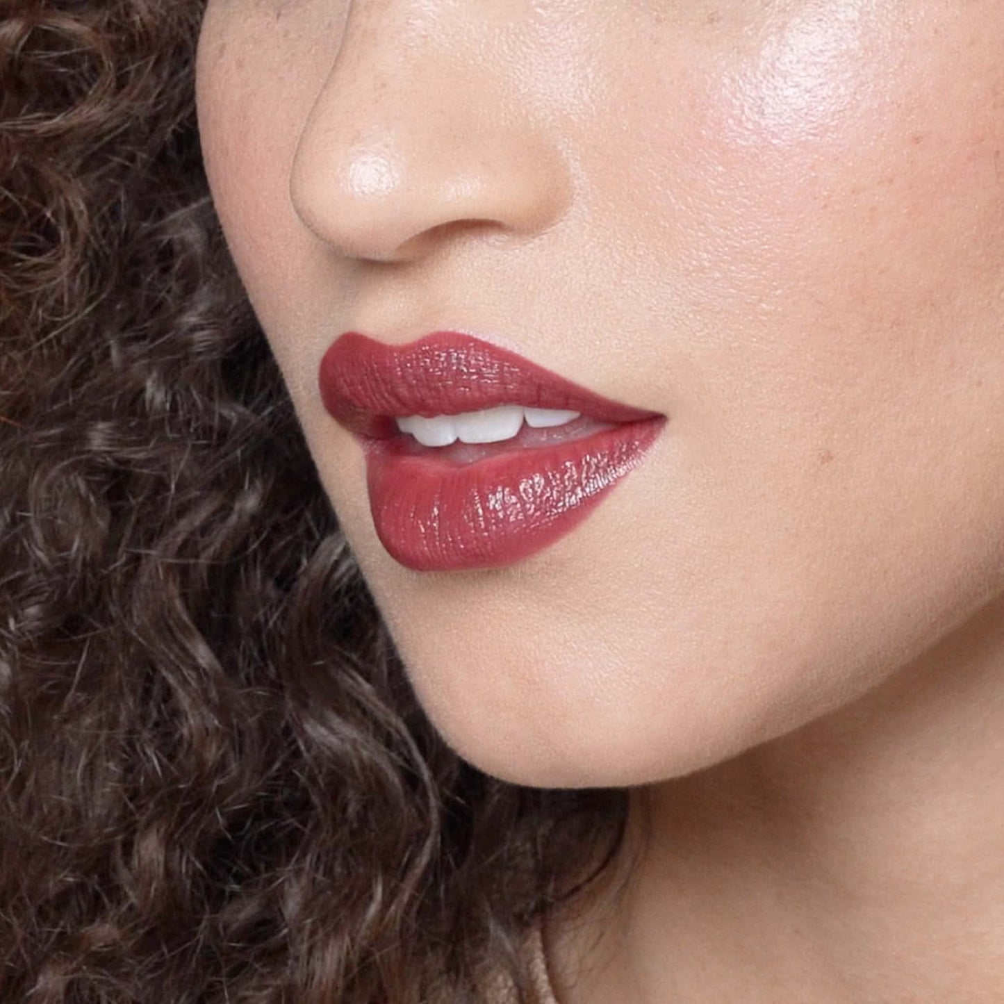 Julep Eyeshadow 101 Crème to Powder Waterproof Eyeshadow Stick, Snowfall Matte & It's Balm Lip Balm Crayon, Full-Coverage Lipstick & Lip Moisturizer with Semi Gloss Finish, Vamped Up