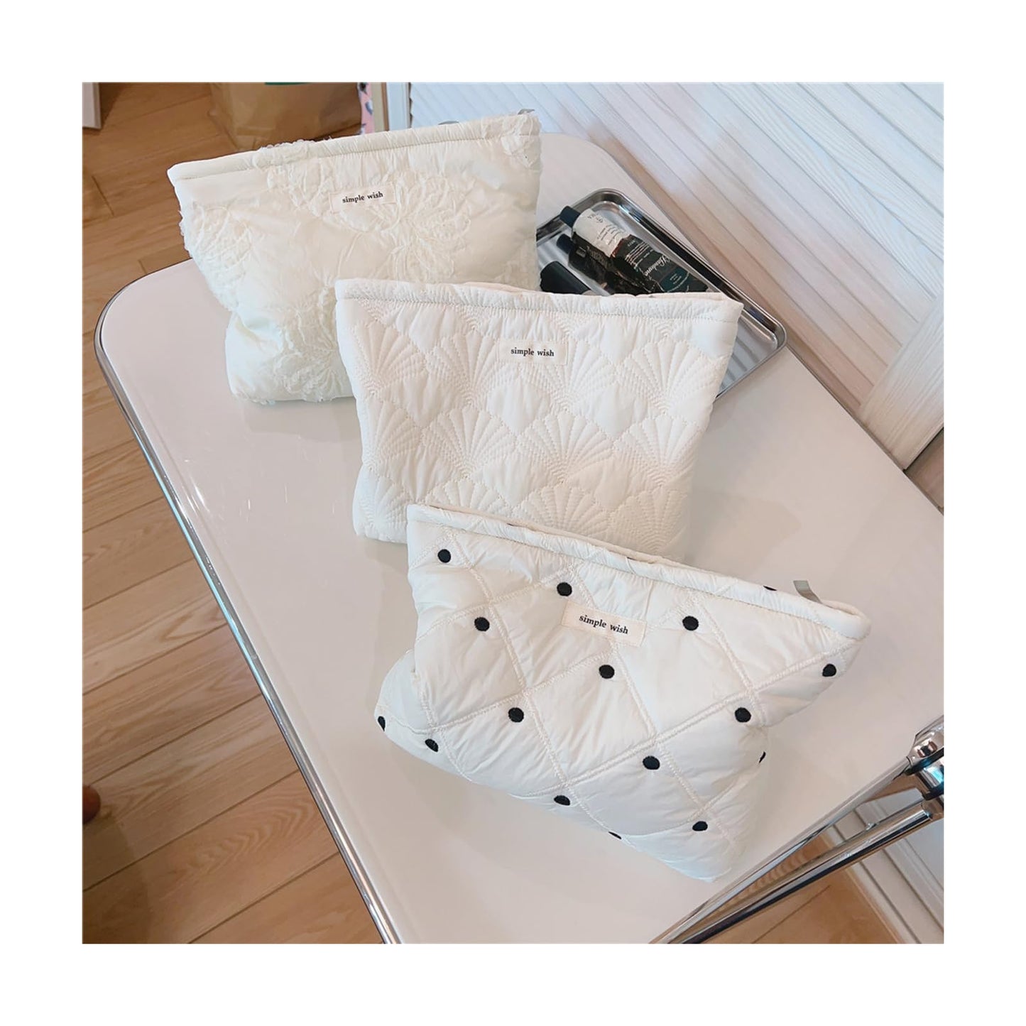 uekeboag White Quilted Cotton Makeup Pouch,Coquette Quilted Toiletry Bag for Women and Girls, Floral Coquette Organizer Bag, Aesthetic Travel Cosmetic Bags(03White Shells)