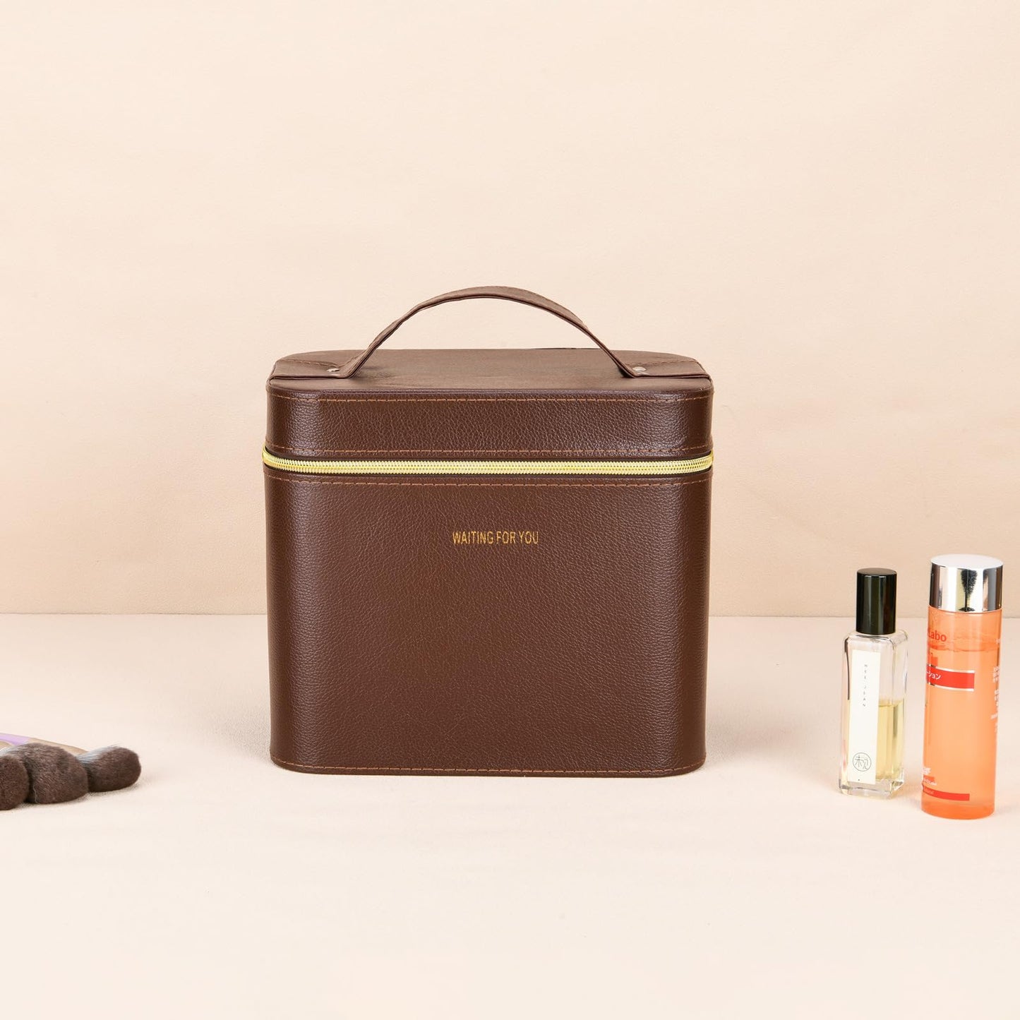 Sluxa Luxury brown makeup box, Portable leather hard cosmetic case with mirror, Sturdy train case make up box for women adults. (Double-layer-Brown)
