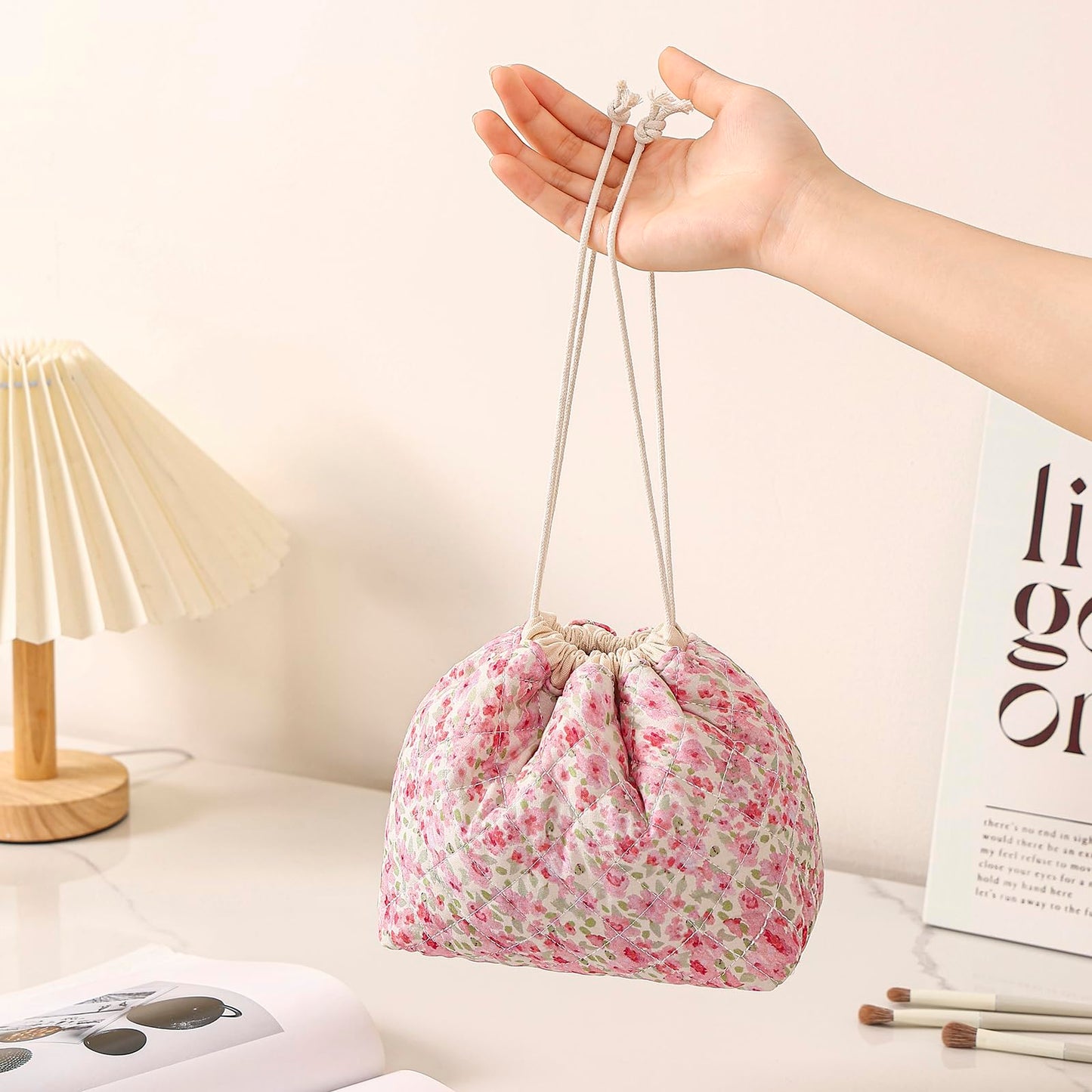 Cotton Quilted Drawstring Makeup Bag with Canvas Lining,Coquette Aesthetic Cute Travel Toiletry Bag,Drawstring Gift Bag for Women and Girls（18 Watercolor Pink Flower）