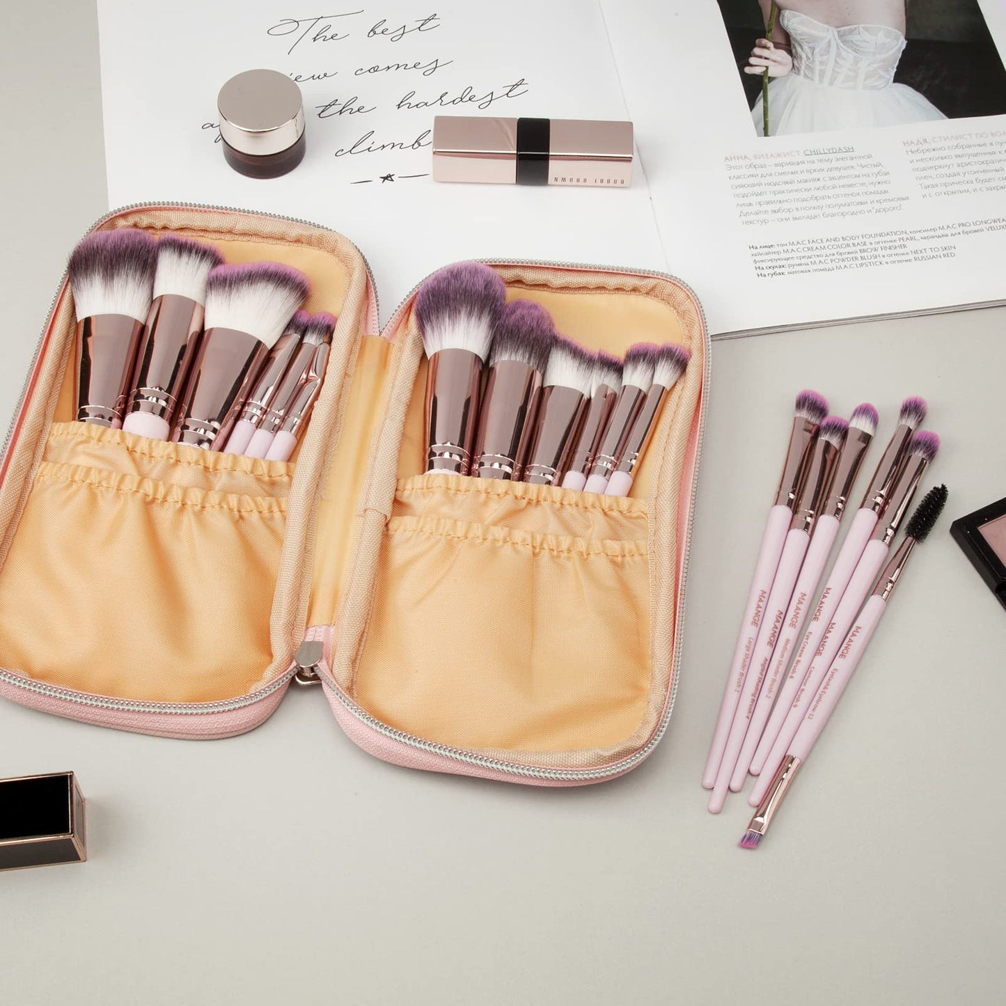 Makeup Brushes with Case, MAANGE 18 Pcs Professional Makeup Brush Set Premium Synthetic Face Kabuki Brush Kit Foundation Blush Powder Eyeshadow Brushes Set Christmas Gift (Pinkgold)