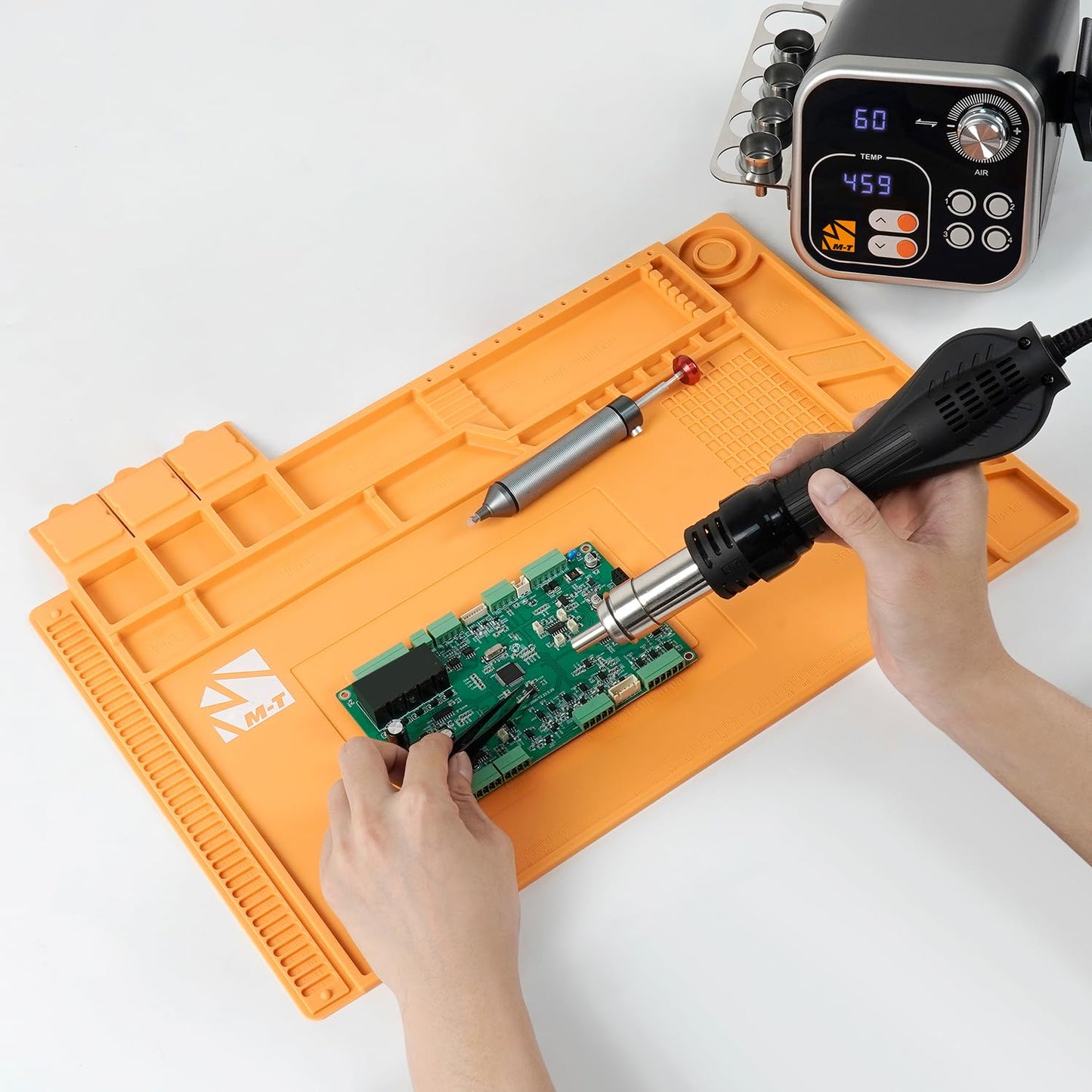 M-T Premium Heat Resistant 932°F Silicone Soldering Mat, 17.7 "x 11.8" Anti Static Magnetic Electronic Repair Work Mat for Soldering, Computer Cellphone, BGA Soldering Gun Iron Workbench Protection